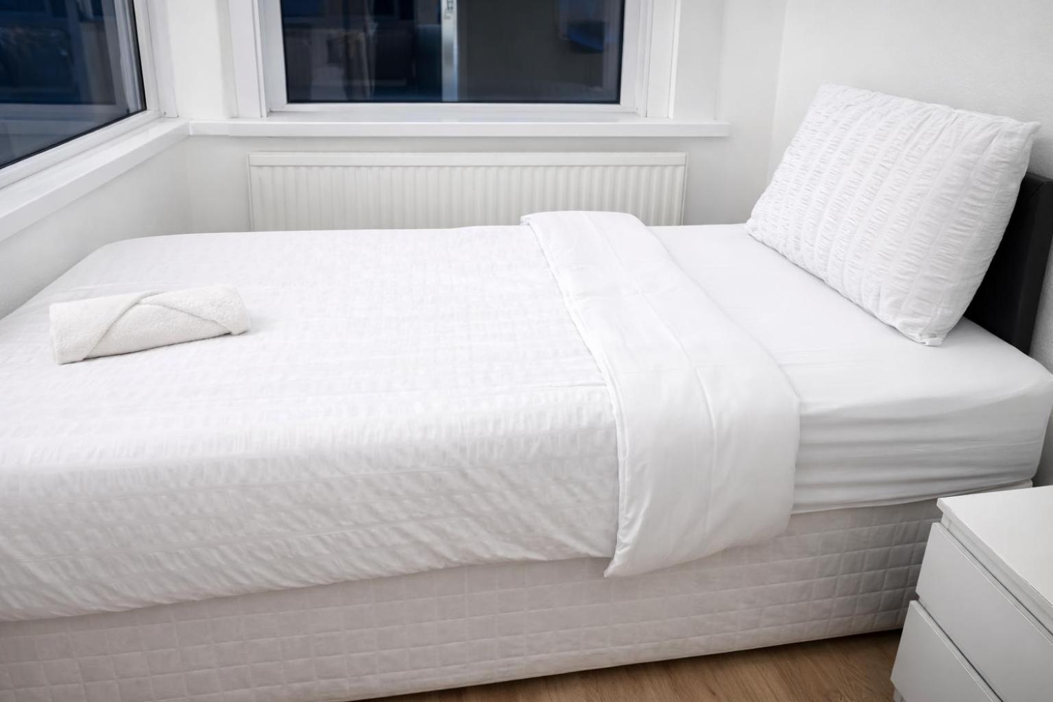 29 minits to airport and 29 mints to Liverpool st central London