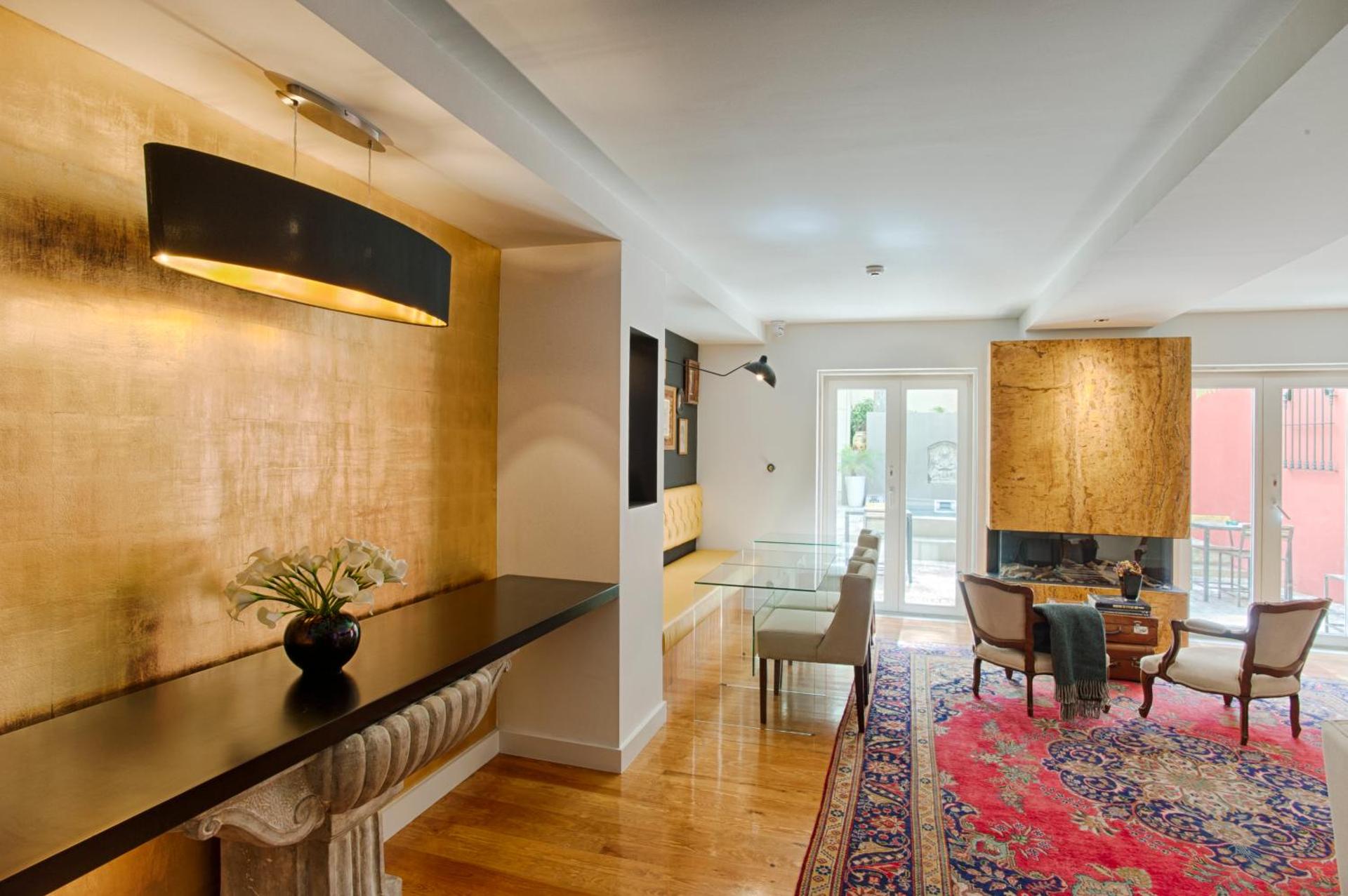 Communal lounge/ TV room