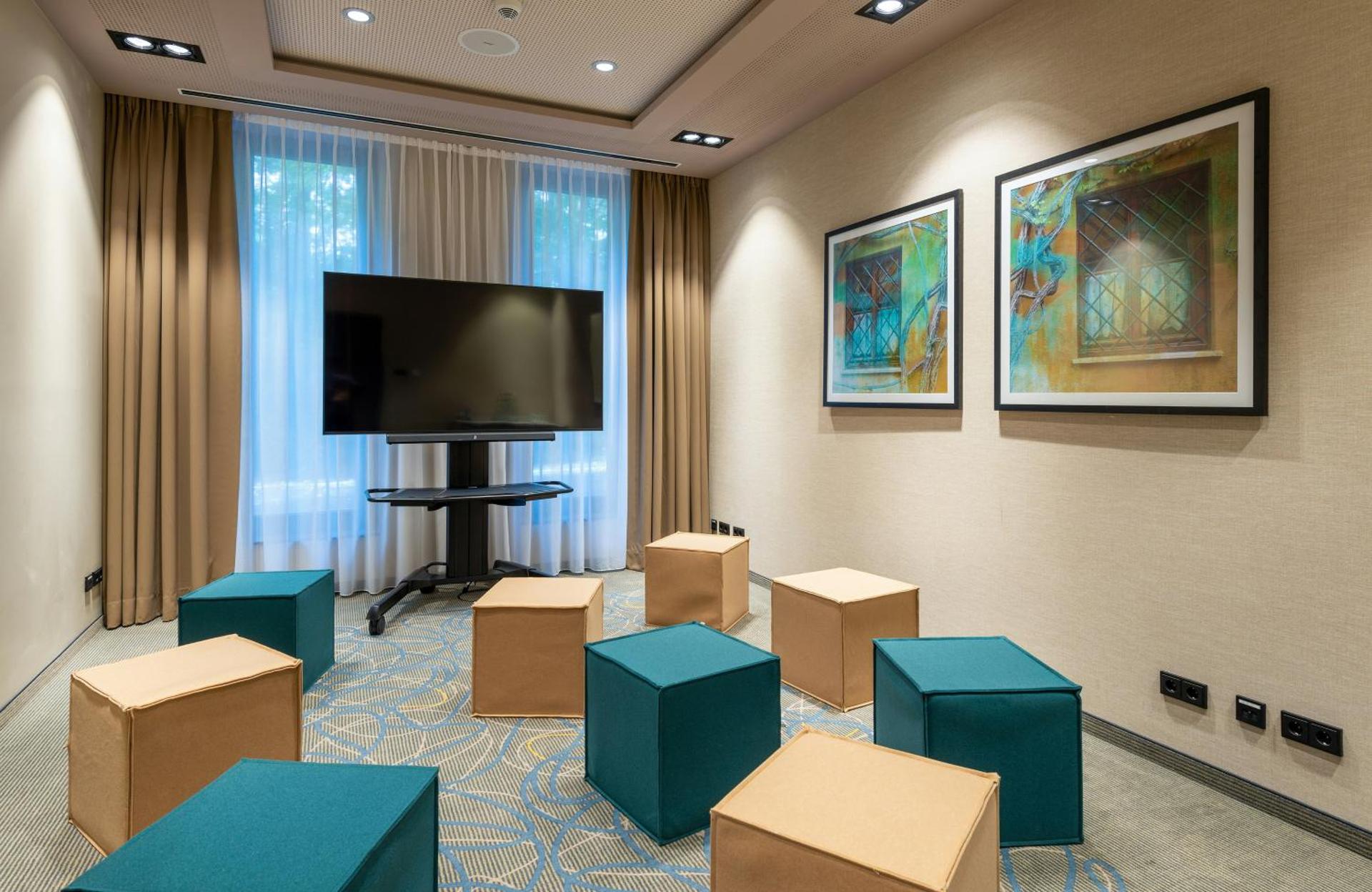 Meeting/conference room