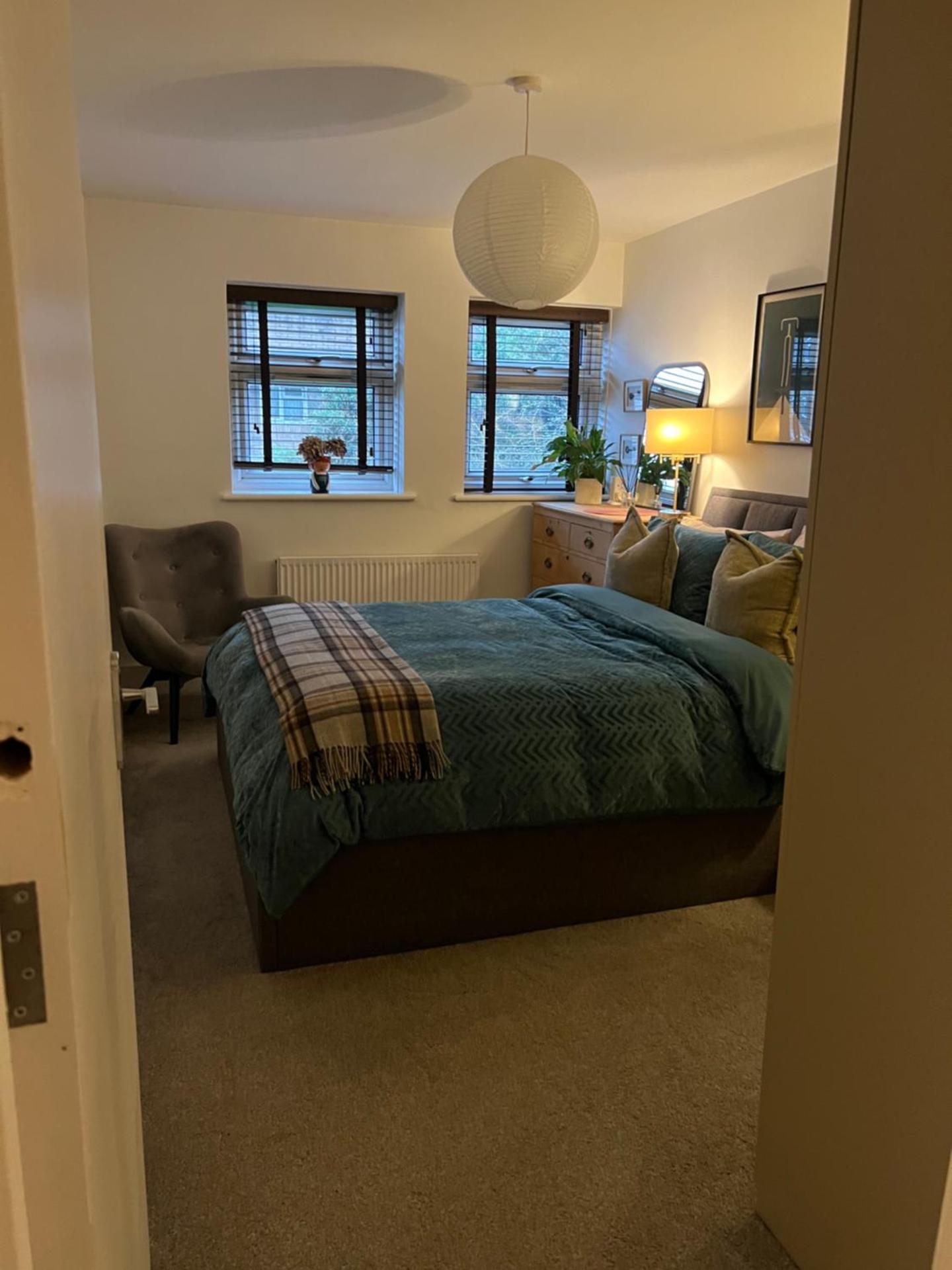 Wallington Green room for professionals, near station, 30 min to London Bridge, 27 min to LDN Victoria