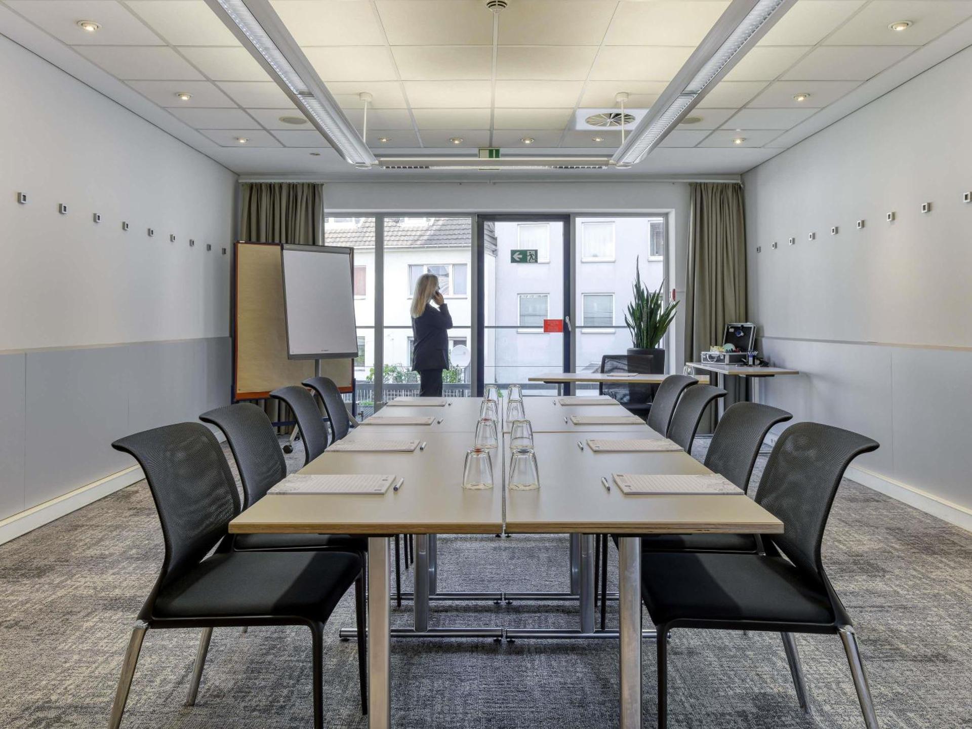 Meeting/conference room