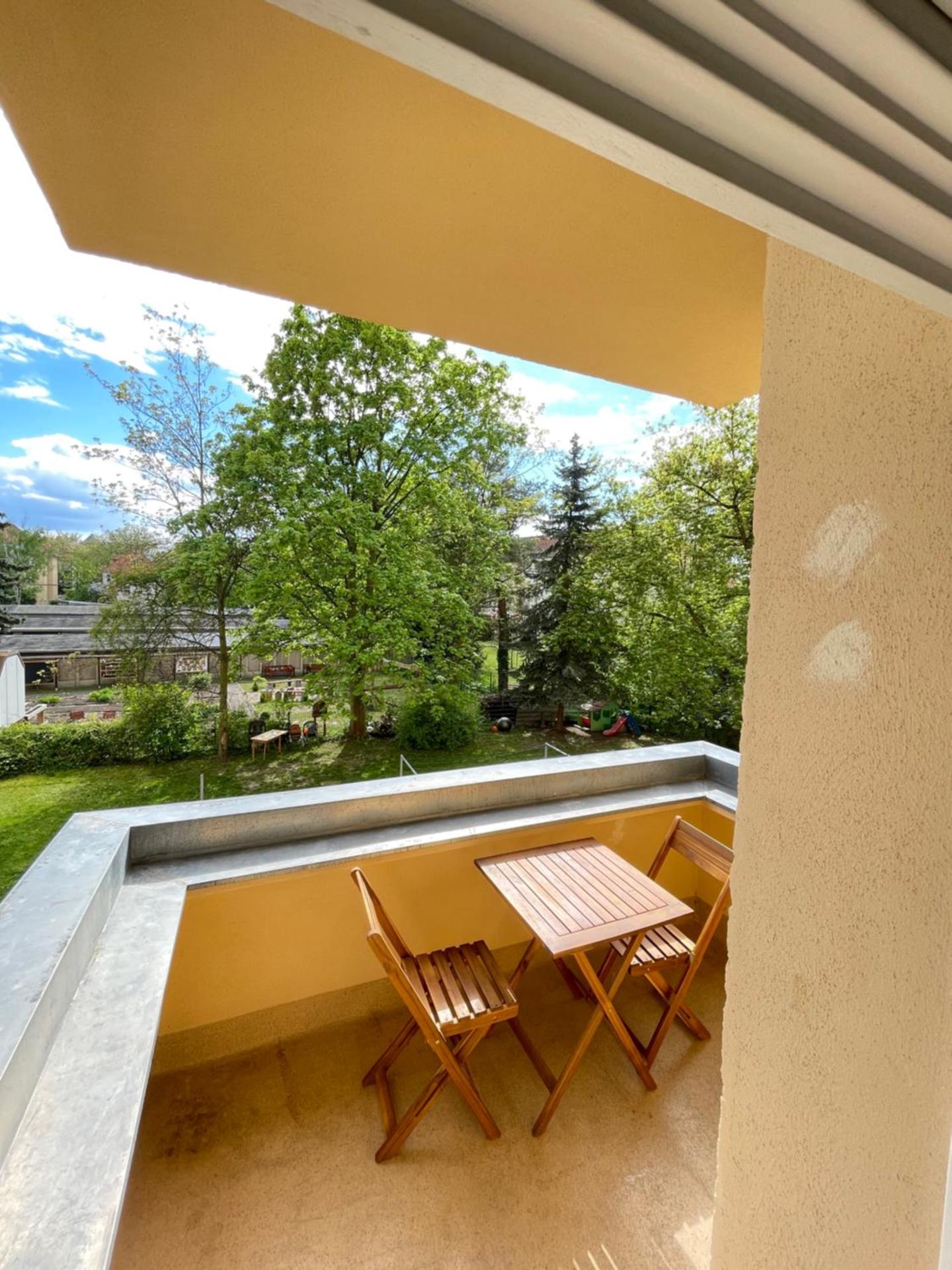 Stötteritz Holiday Apartment - 3 Rooms - 6 People - 5 beds - Balcony - Great public transport 11 minutes to the city