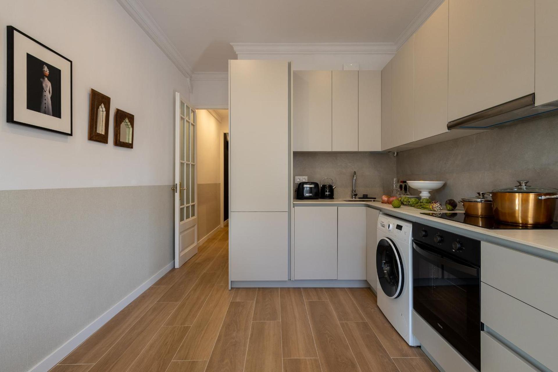 Kitchen or kitchenette