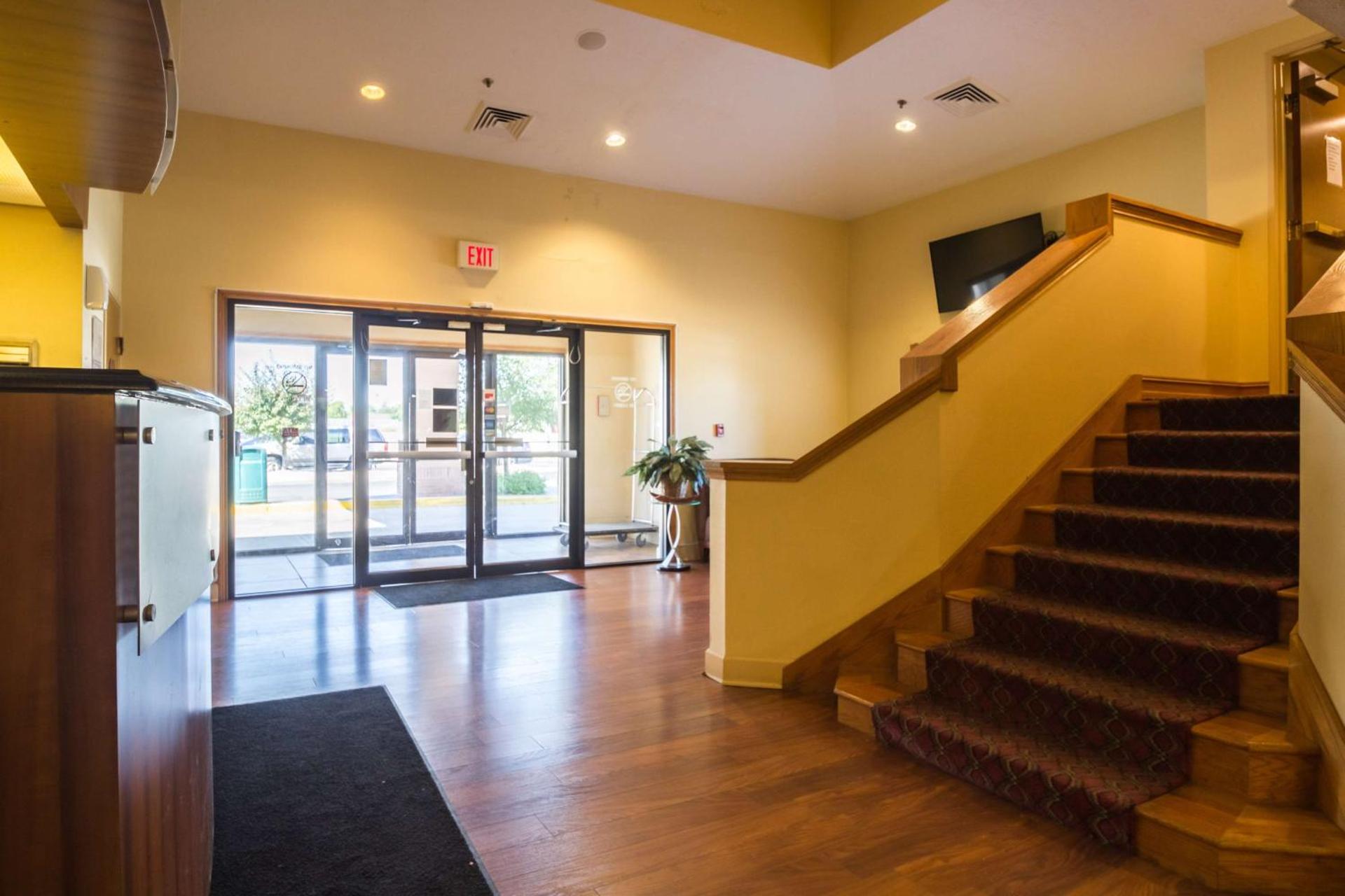 Communal lounge/ TV room