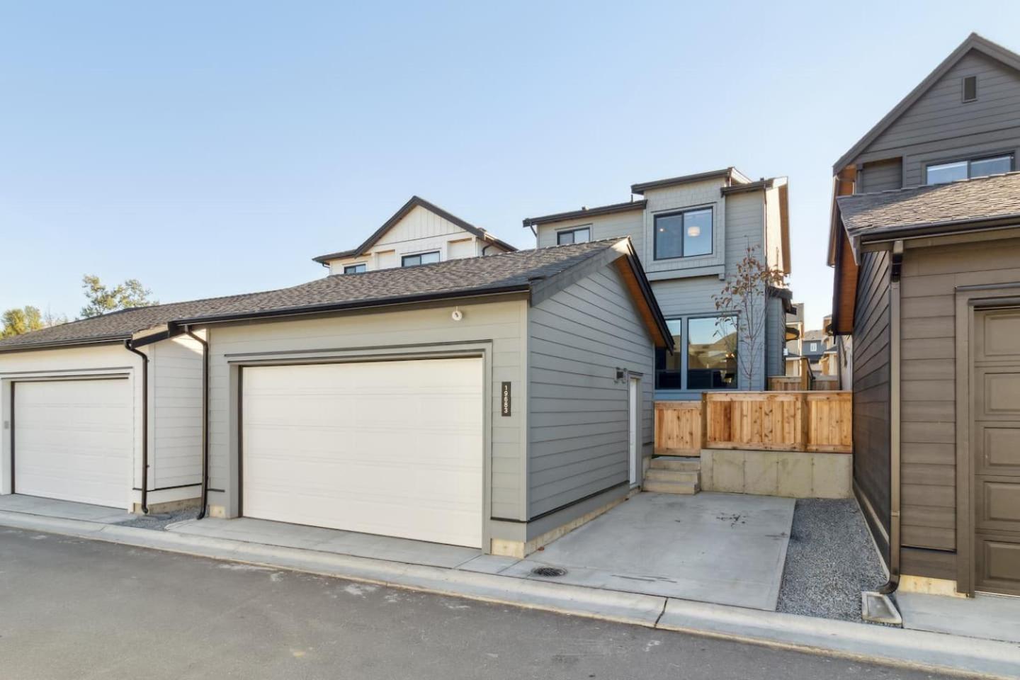 Sparsh Villas - Exquisite & Luxurious Family Home