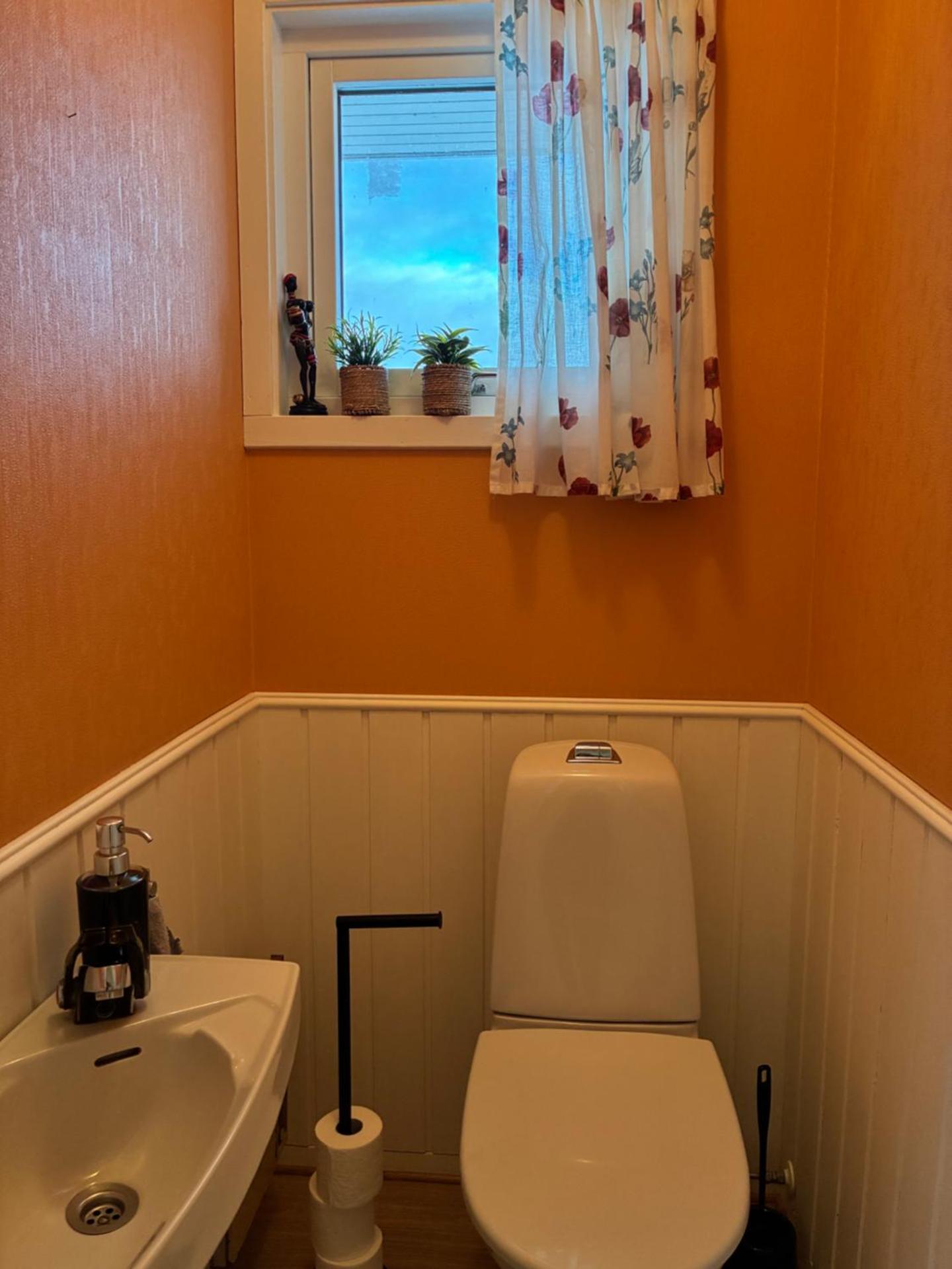 House by the sea, Ballstad Lofoten