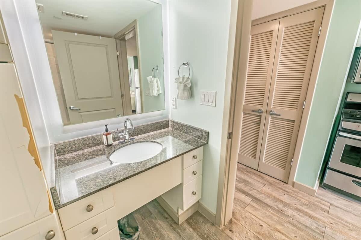 New Modern, Direct Oceanfront, Boardwalk, Views!