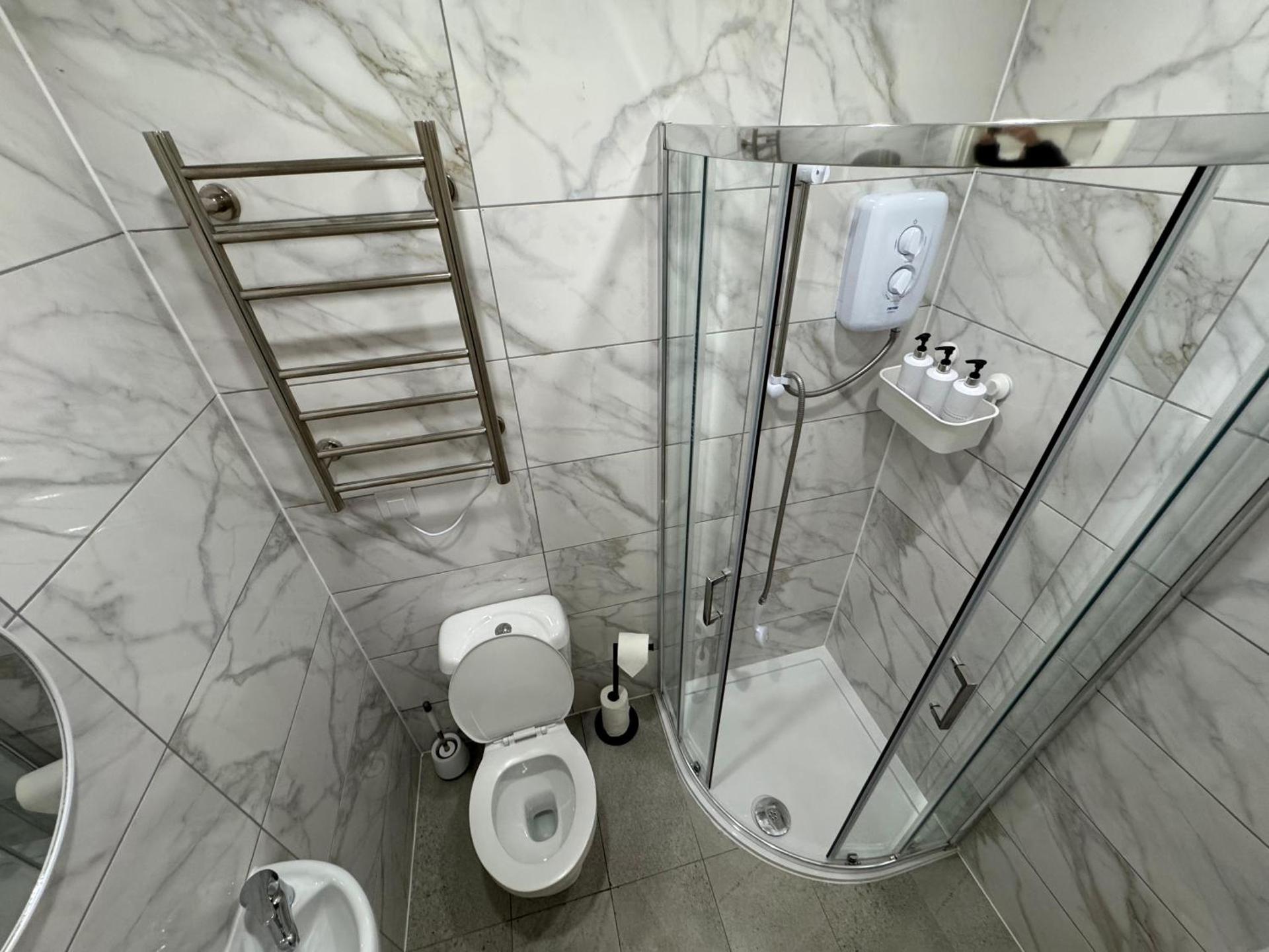 Clapton City Link Self Contained Studios Modern & Private Self Check-in 15 Min to Central London