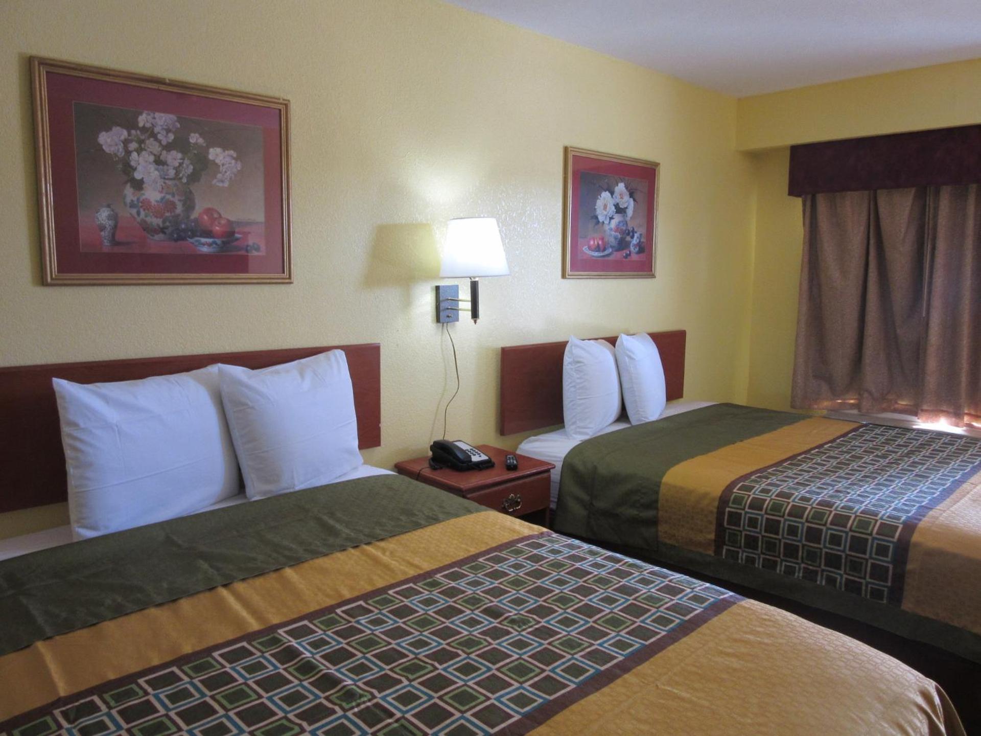 The Crossroads Hotel and Suites Irving