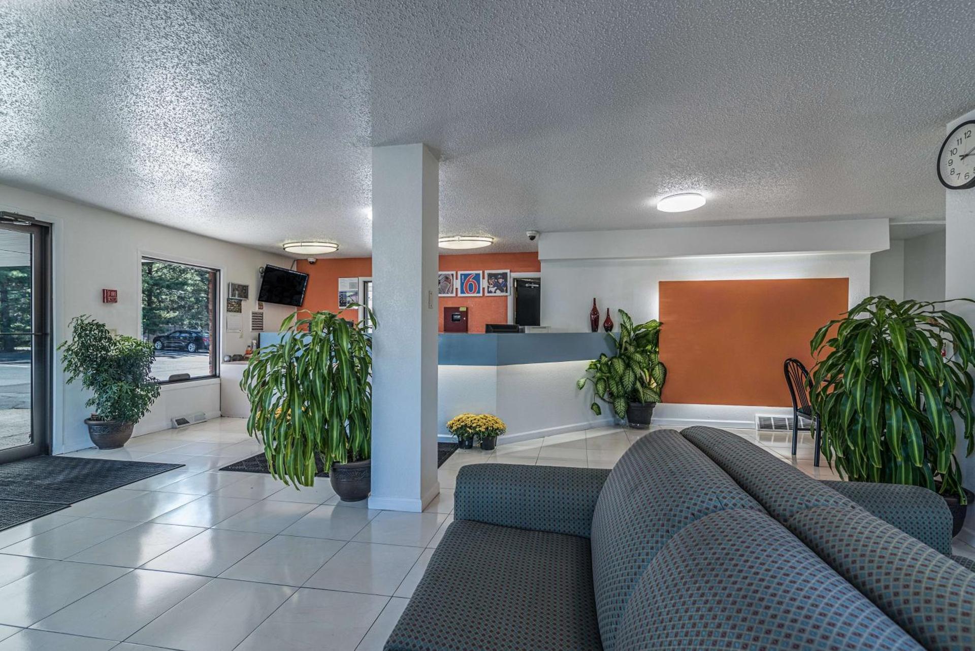 Communal lounge/ TV room