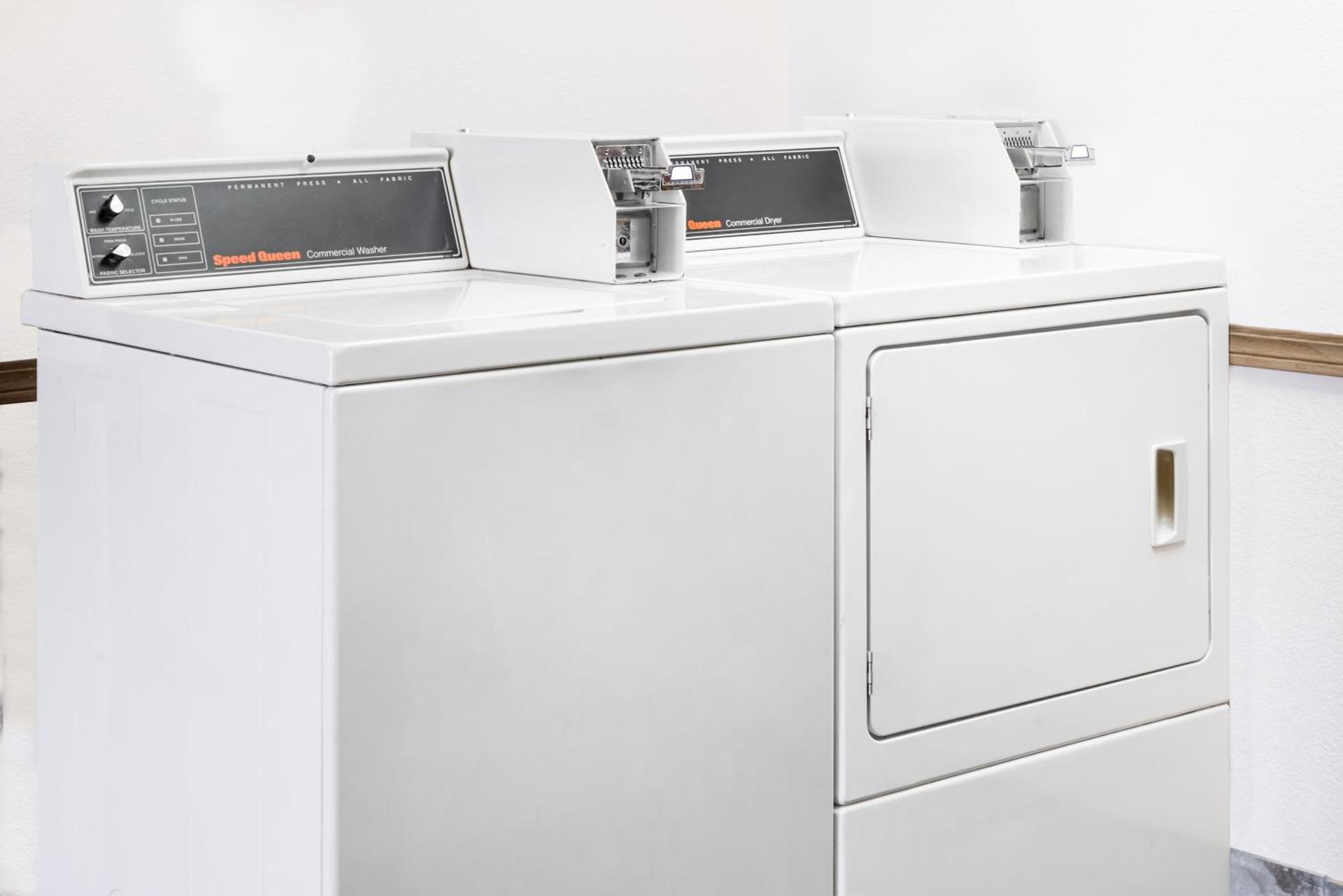 Super 8 by Wyndham Bolivar