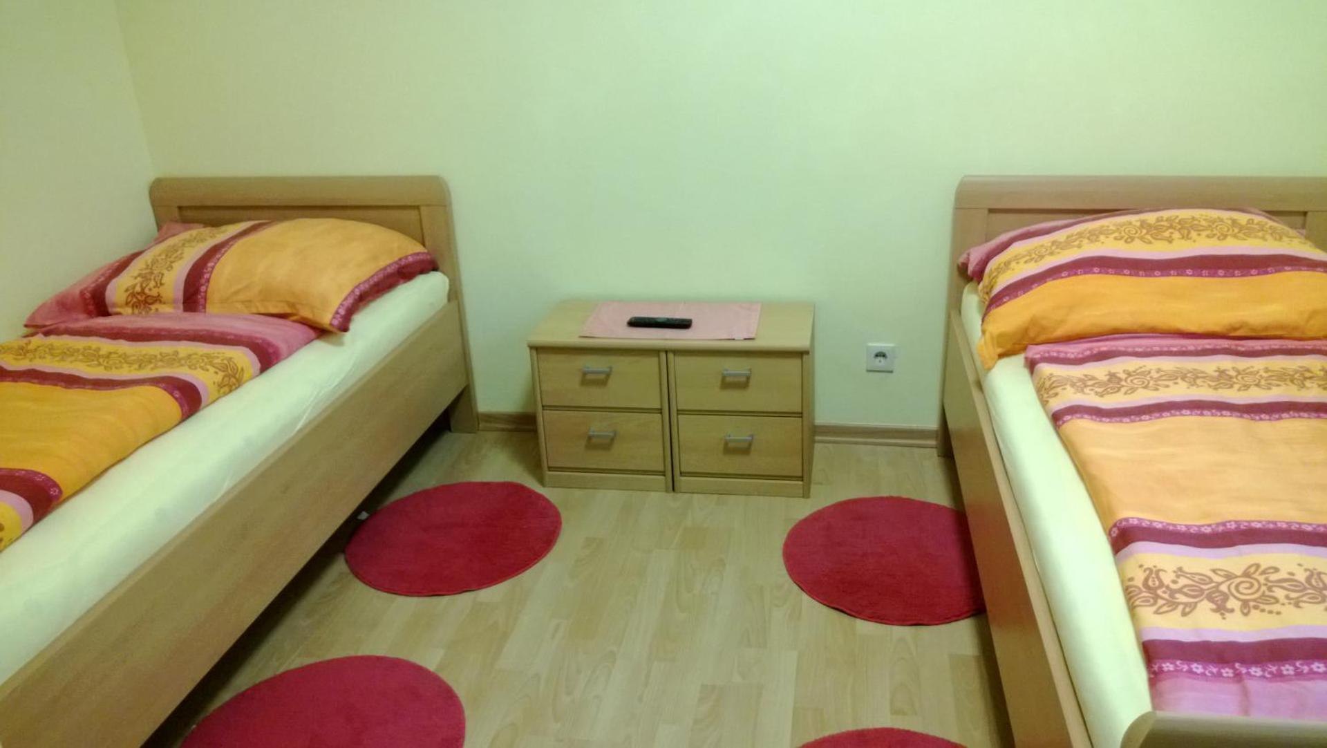 Apartment with Terrace - R1