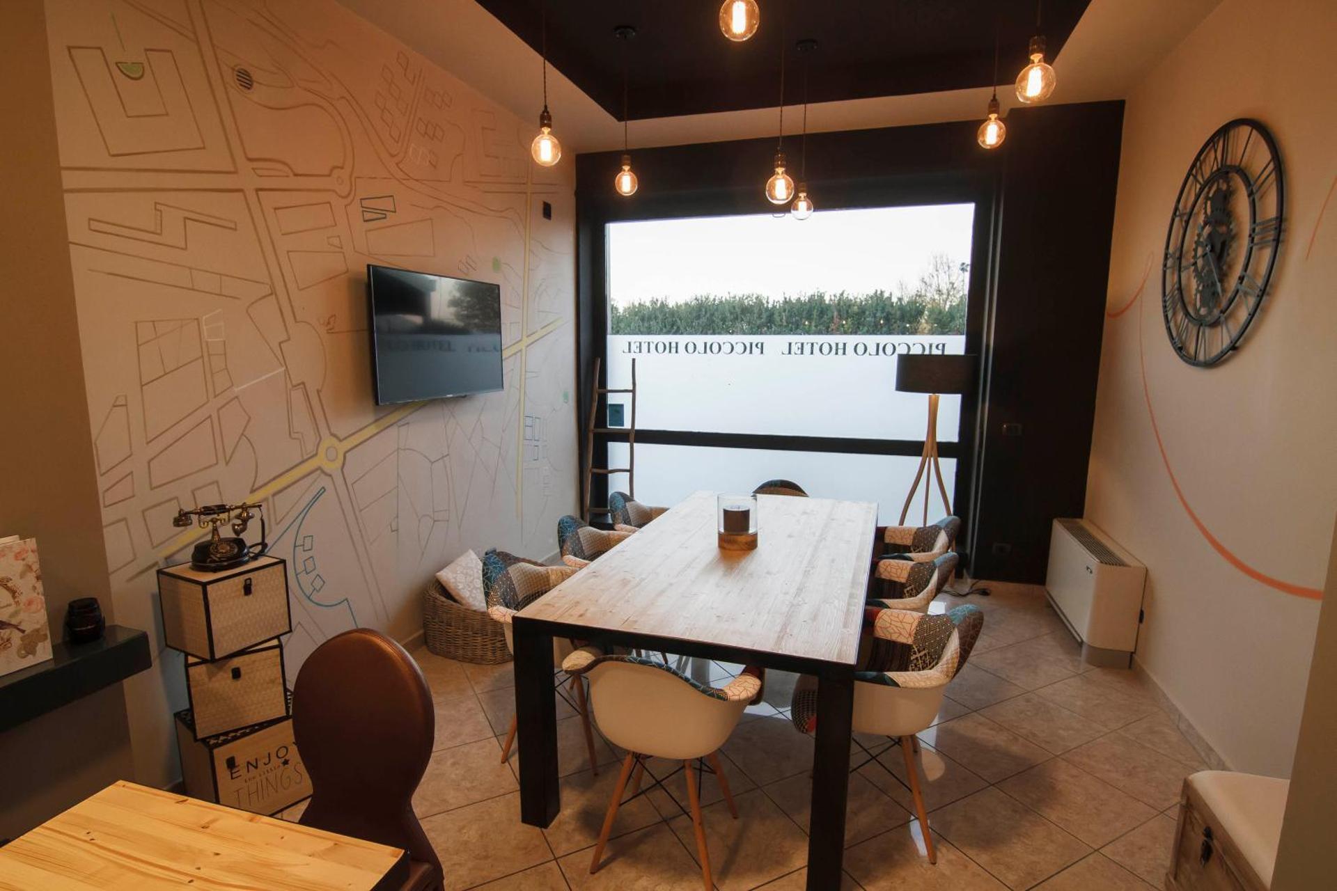 Communal lounge/ TV room