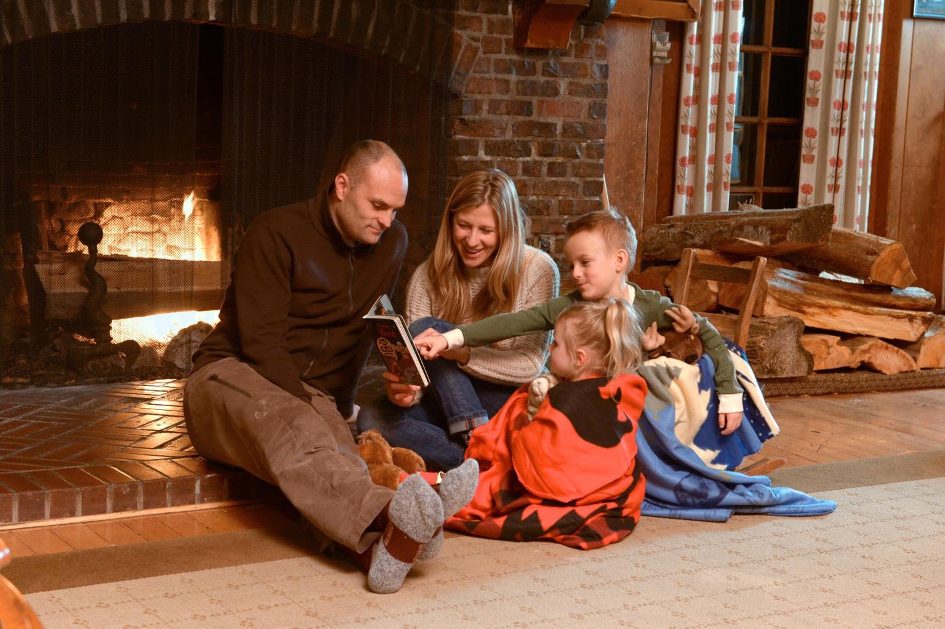 Communal lounge/ TV room