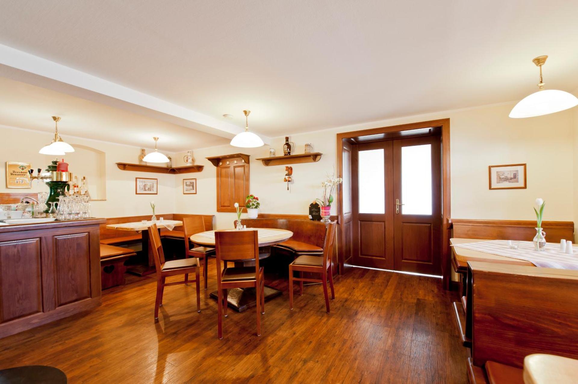 Restaurant/places to eat