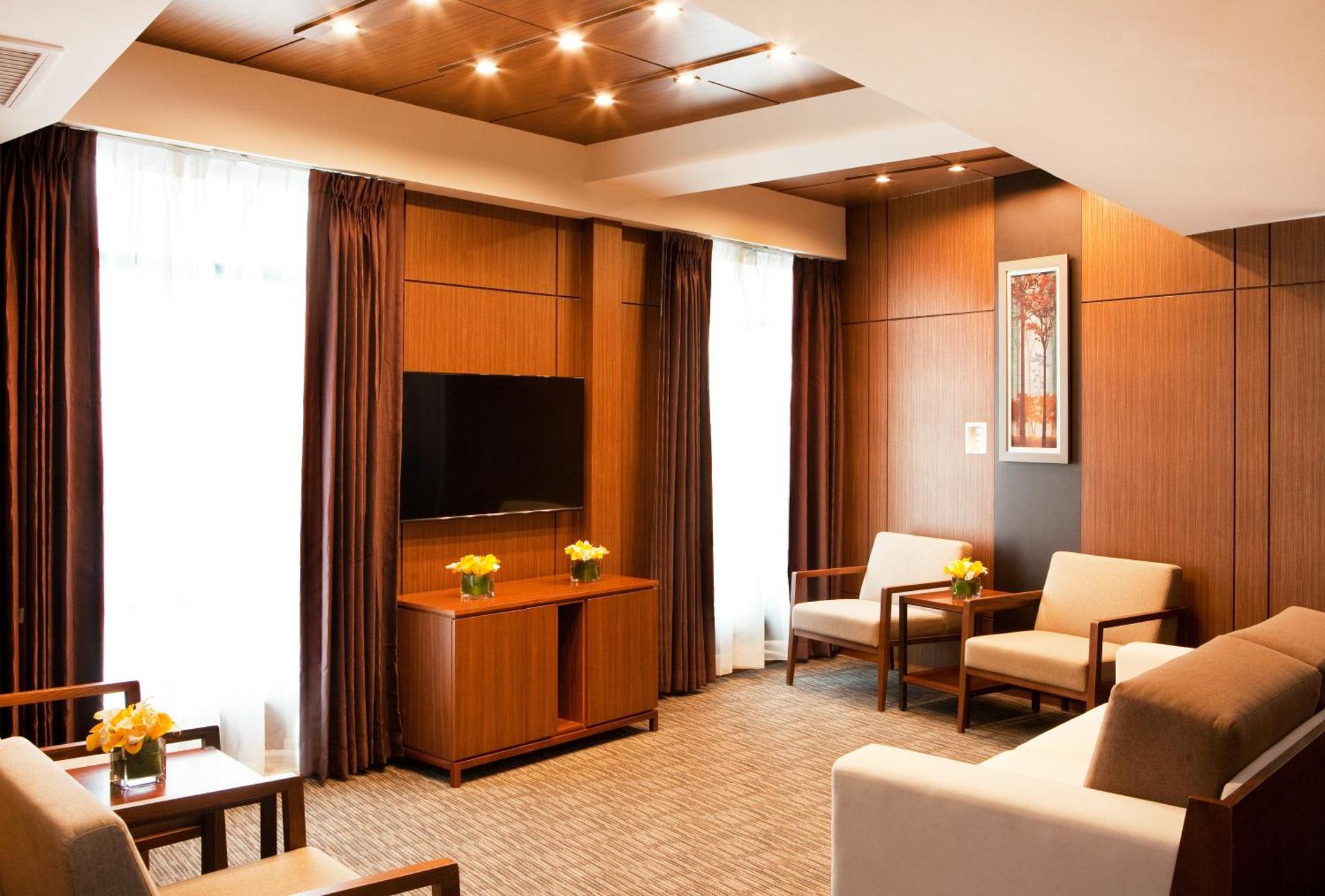 Communal lounge/ TV room