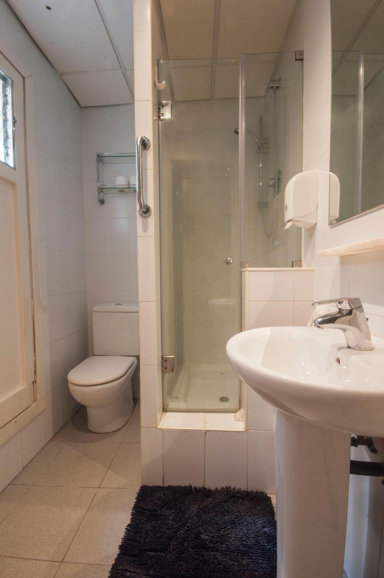 Twin Room with Private Bathroom