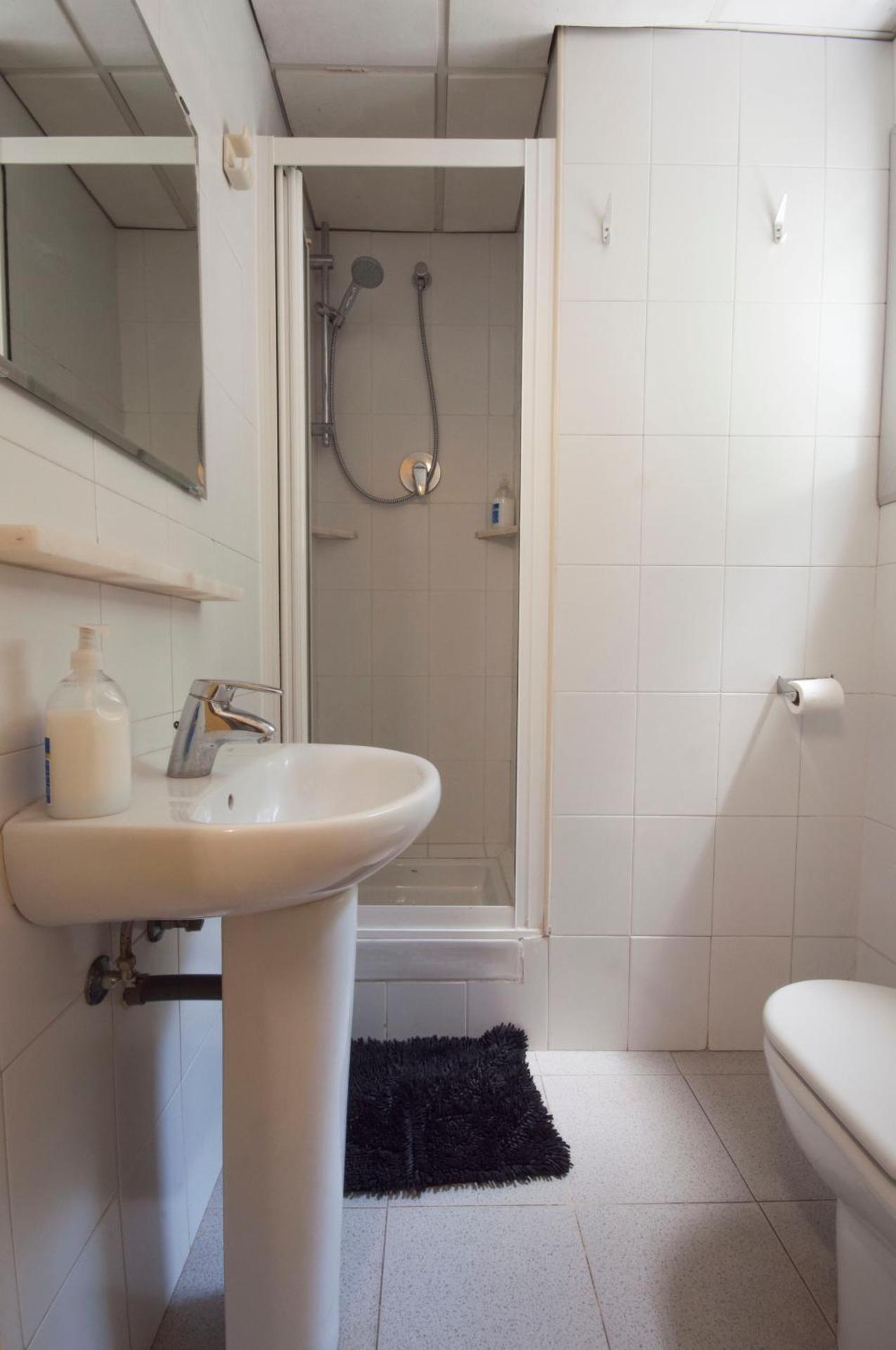 Twin Room with Private Bathroom