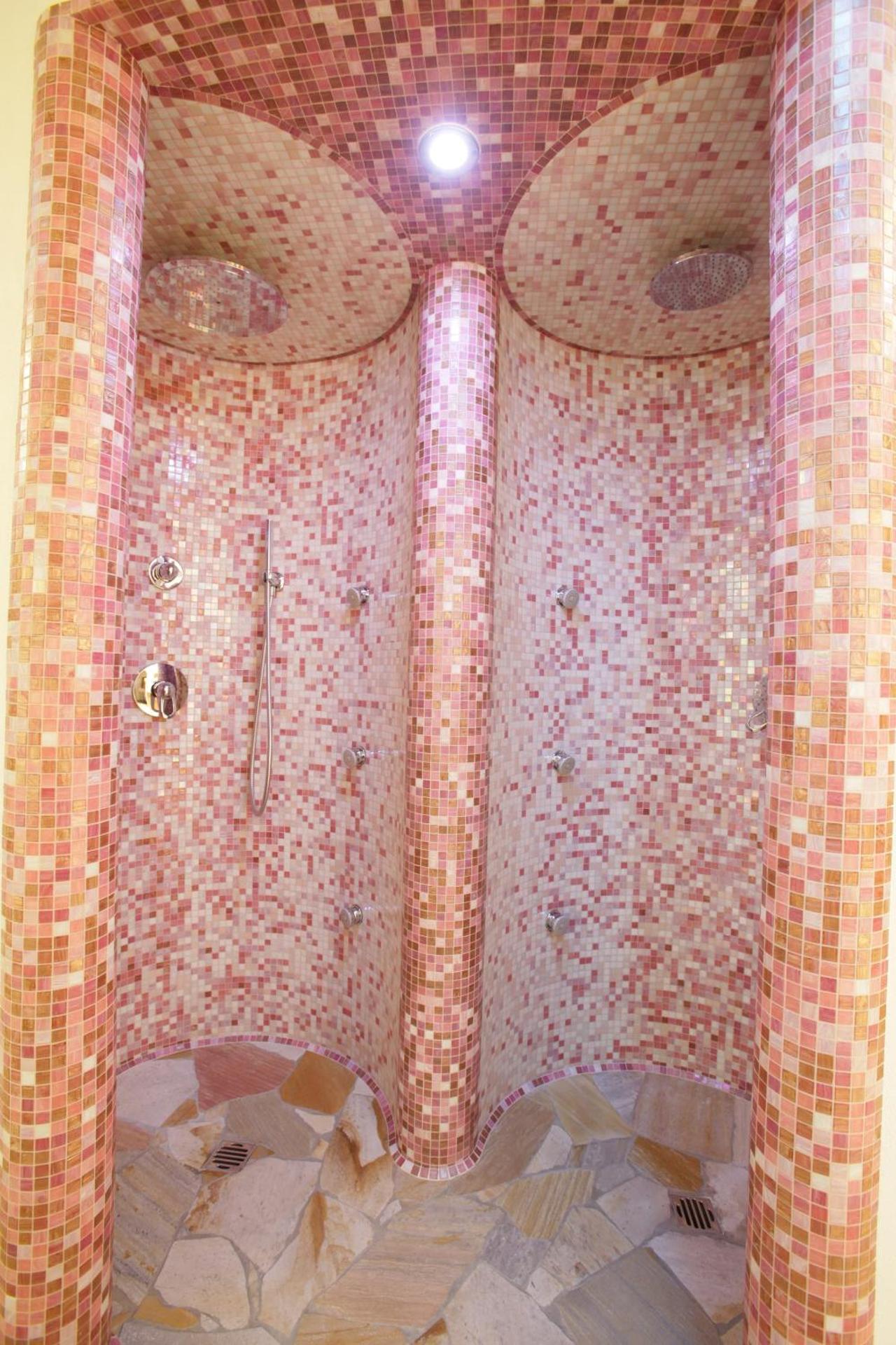 Spa and wellness centre/facilities