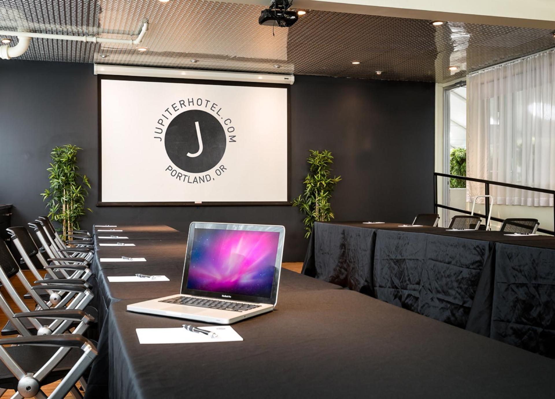 Meeting/conference room