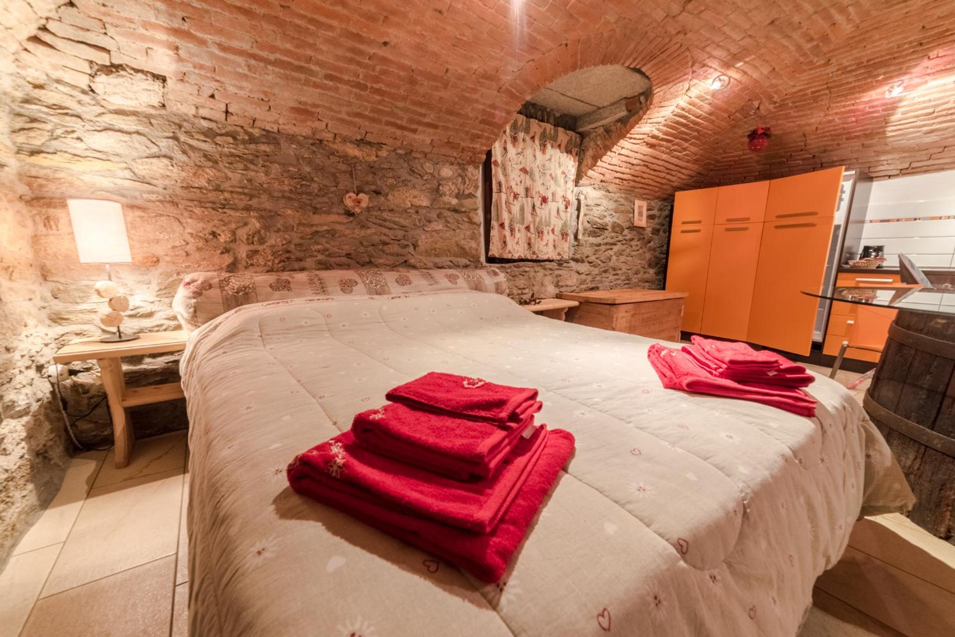 Studio with Spa Bath