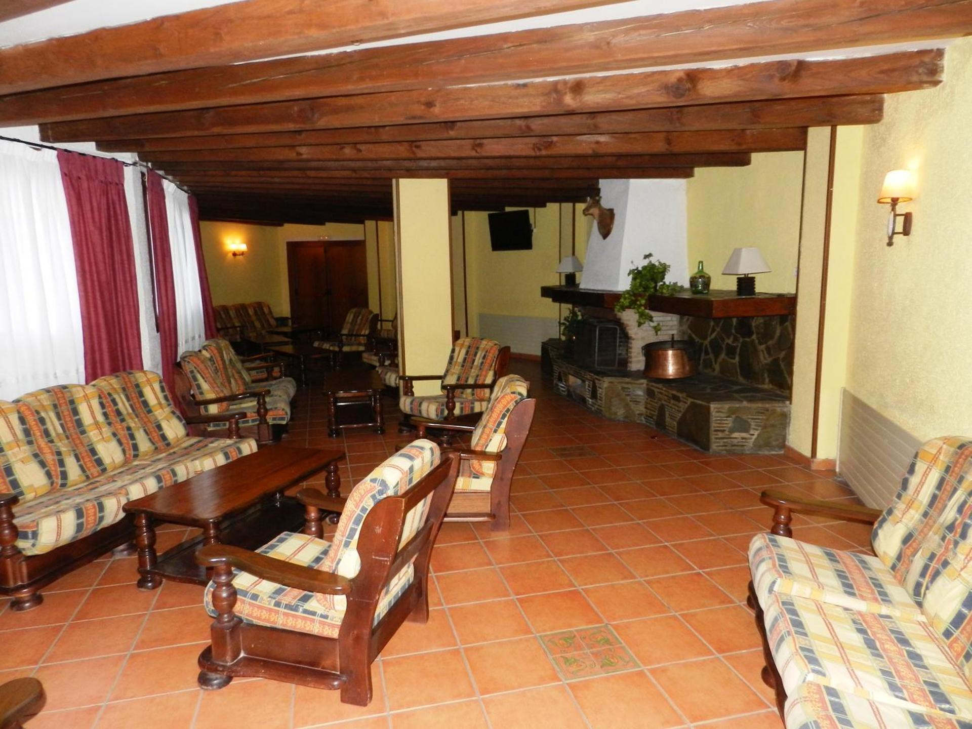 Communal lounge/ TV room