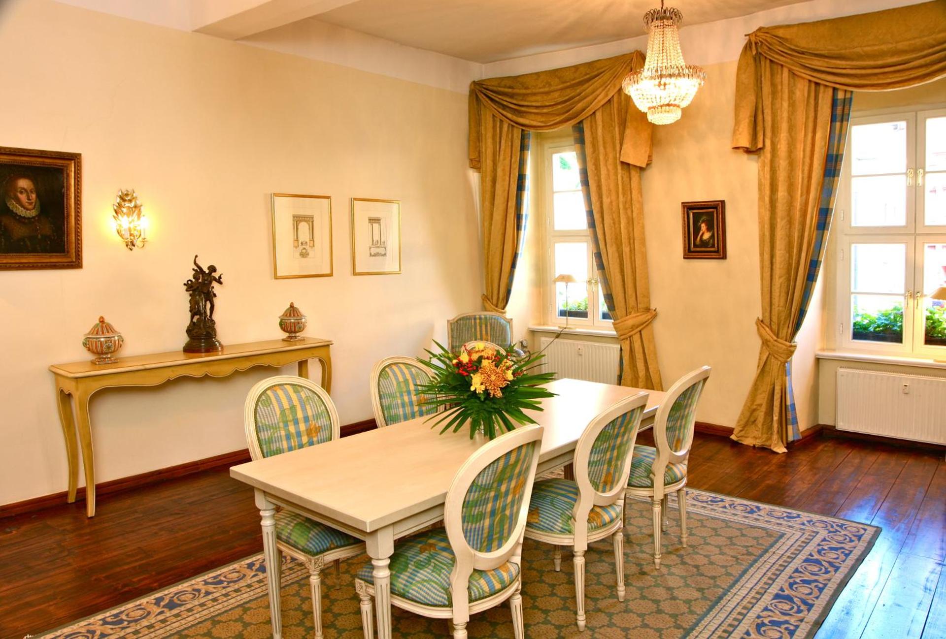 Meeting/conference room