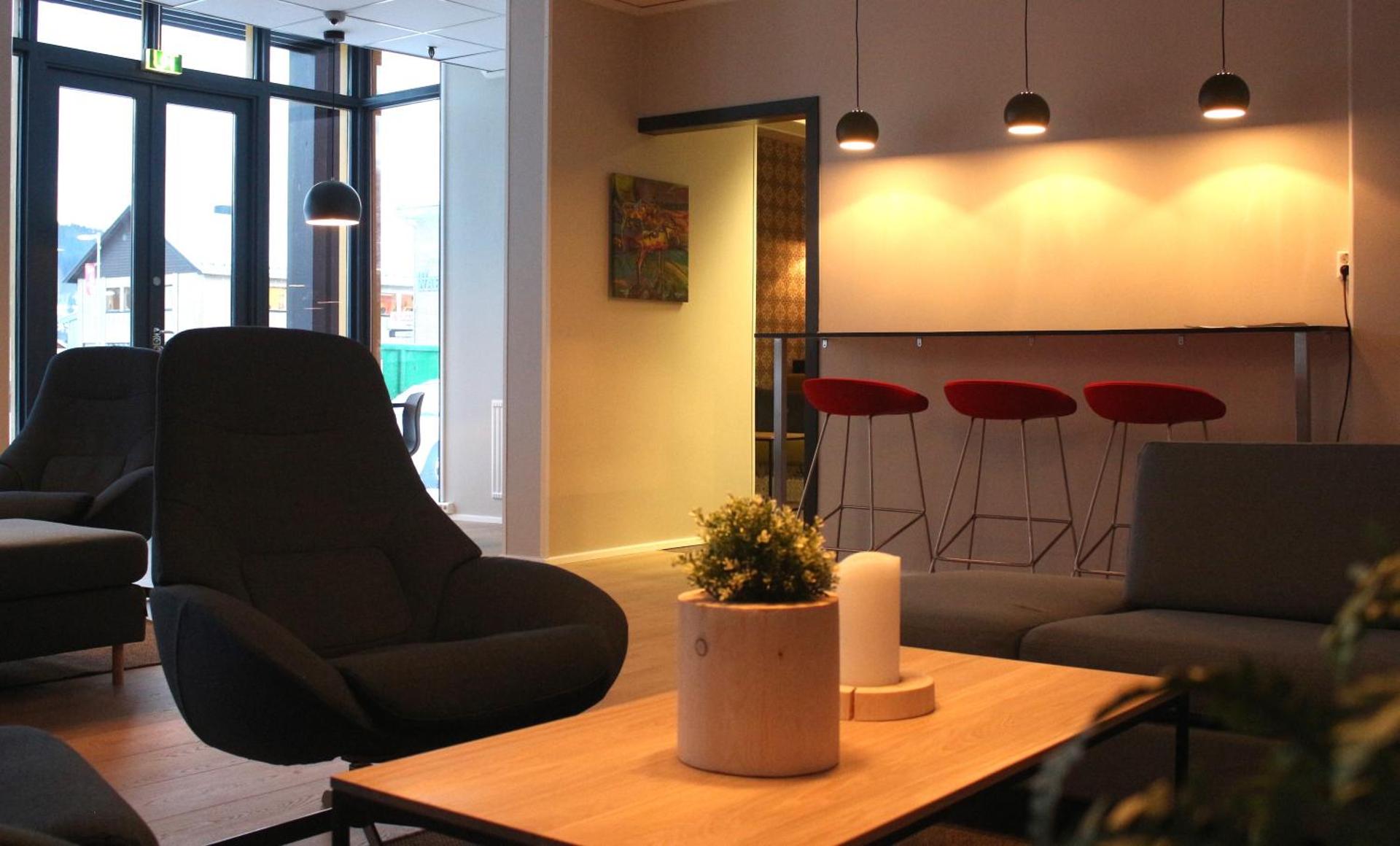 Communal lounge/ TV room