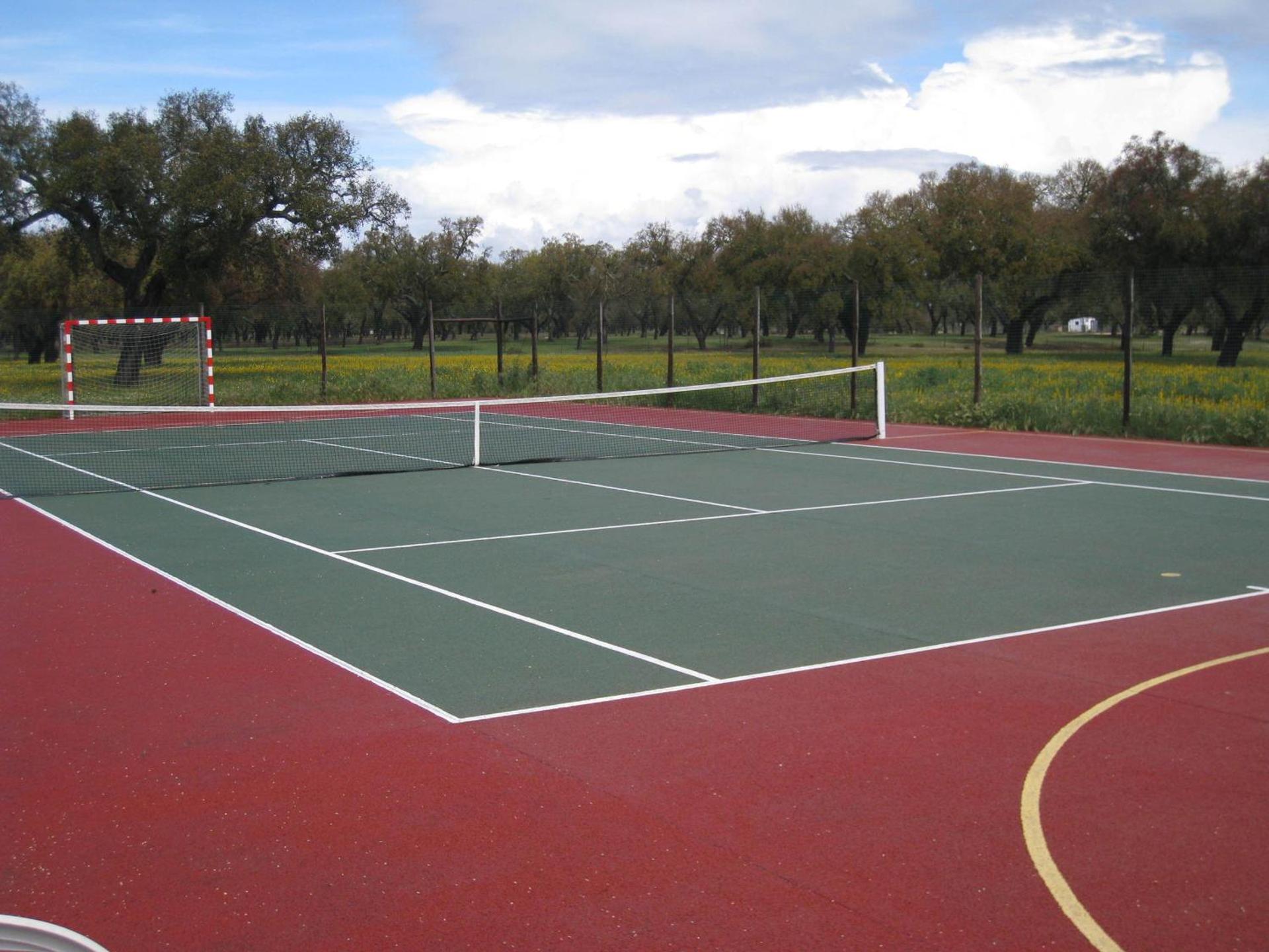 Tennis court
