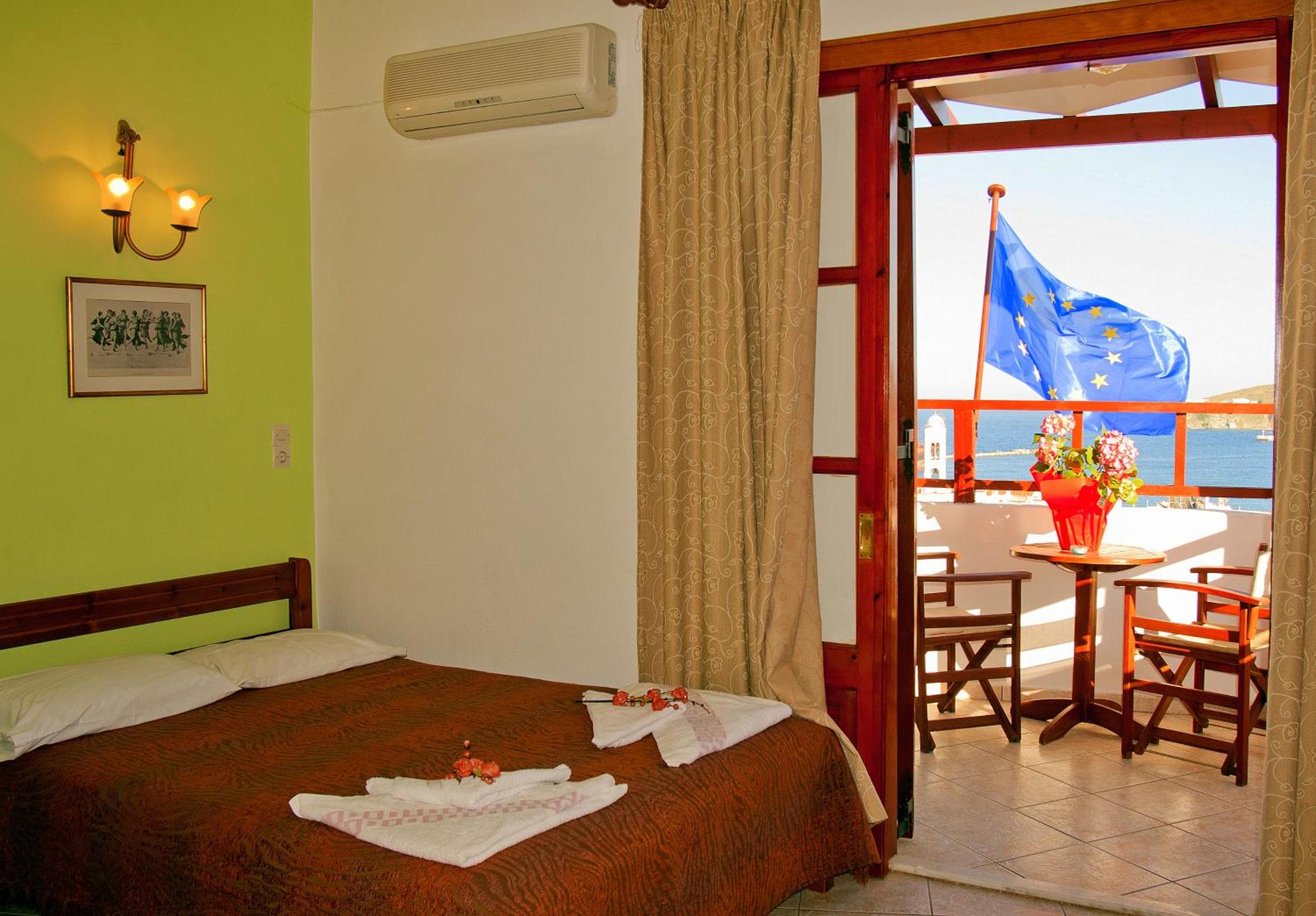 Standard Triple Room with Sea View