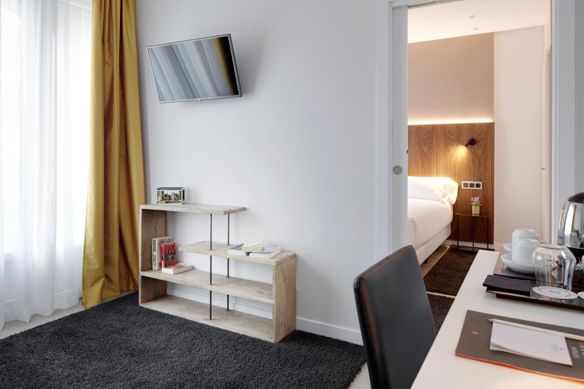 Photo of the whole room