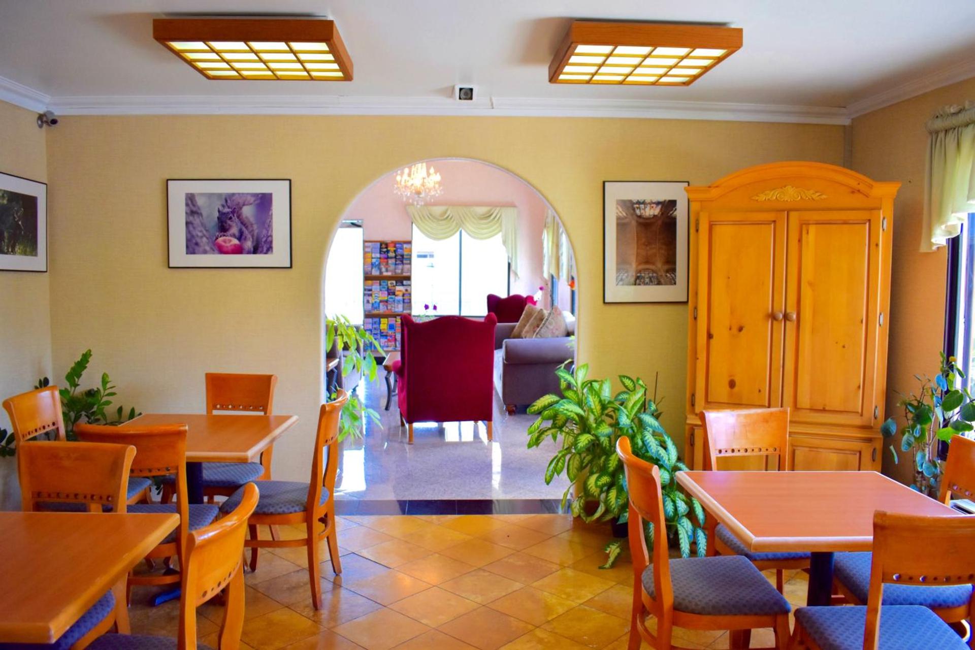 Communal lounge/ TV room