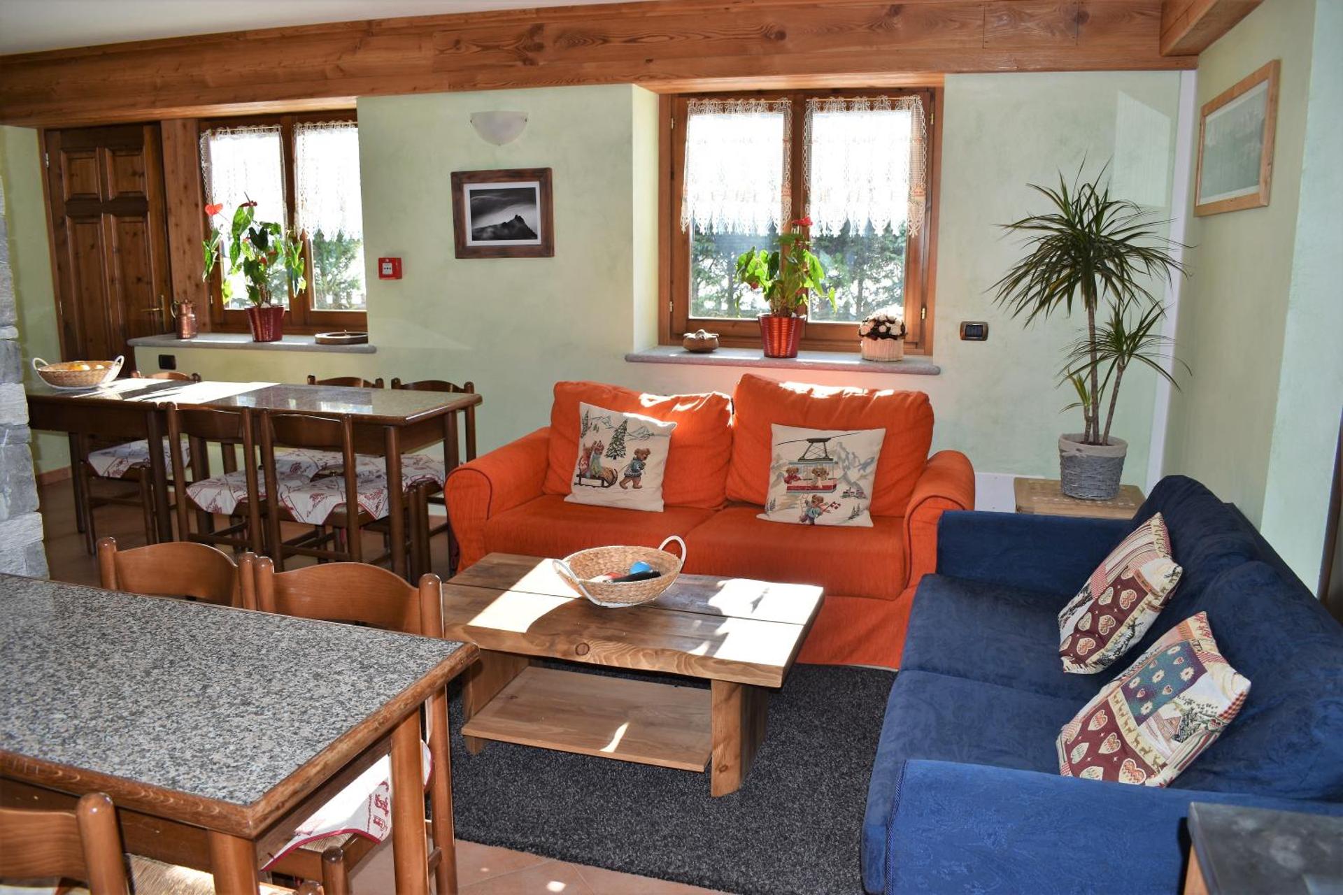 Communal lounge/ TV room