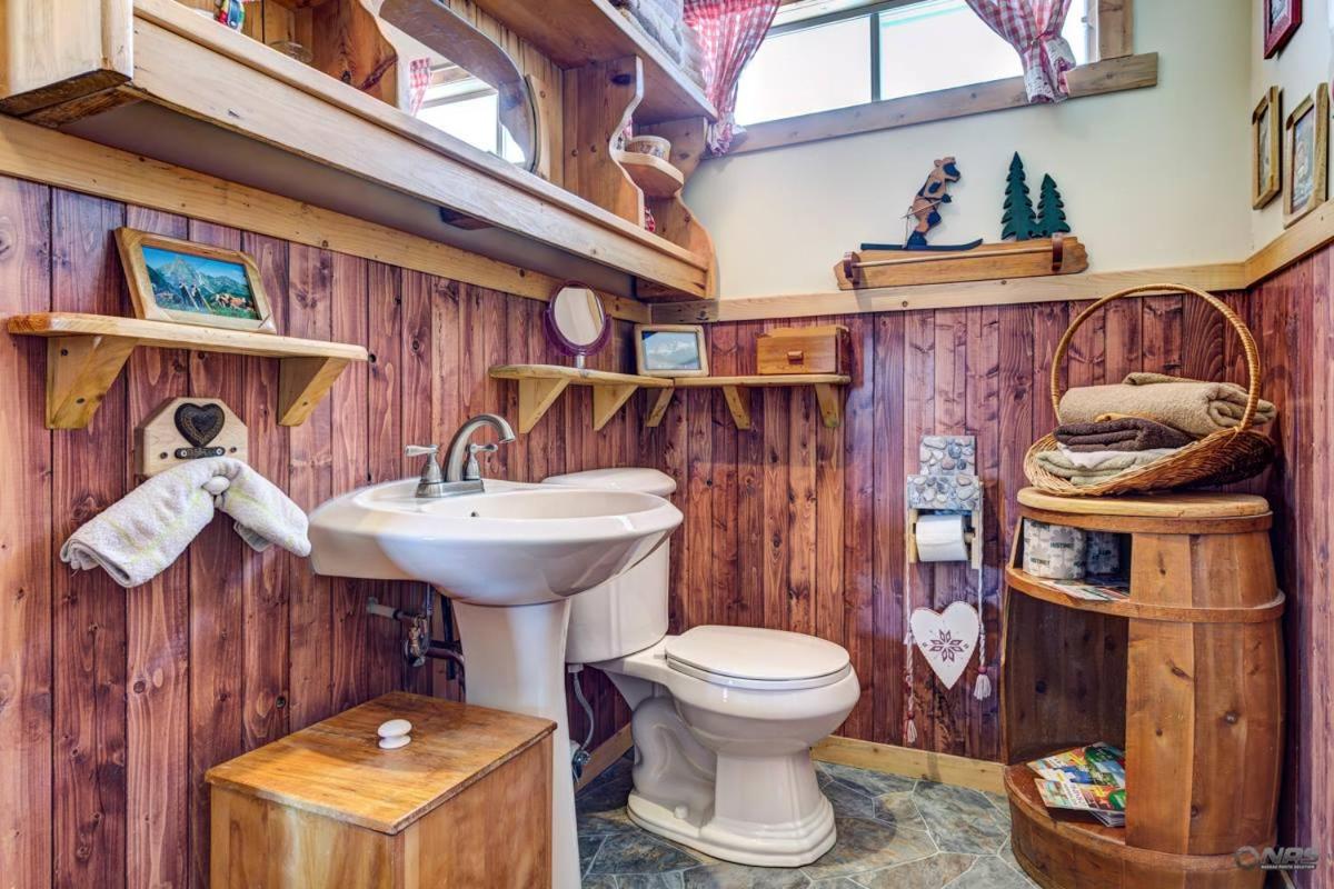 Standard Suite with Private Bathroom