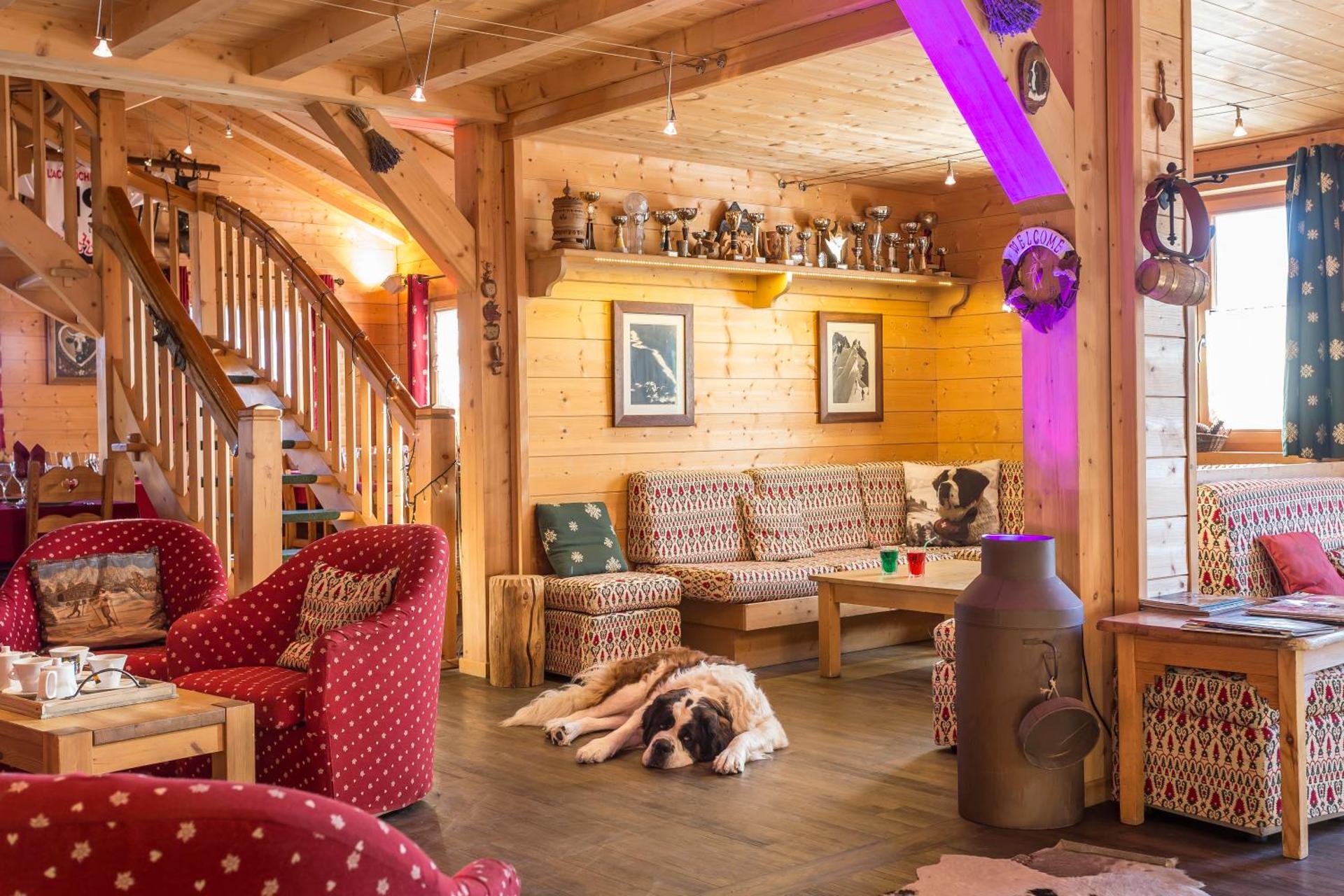 Communal lounge/ TV room