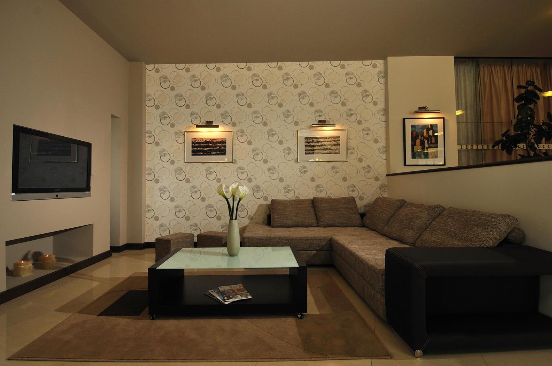 Communal lounge/ TV room