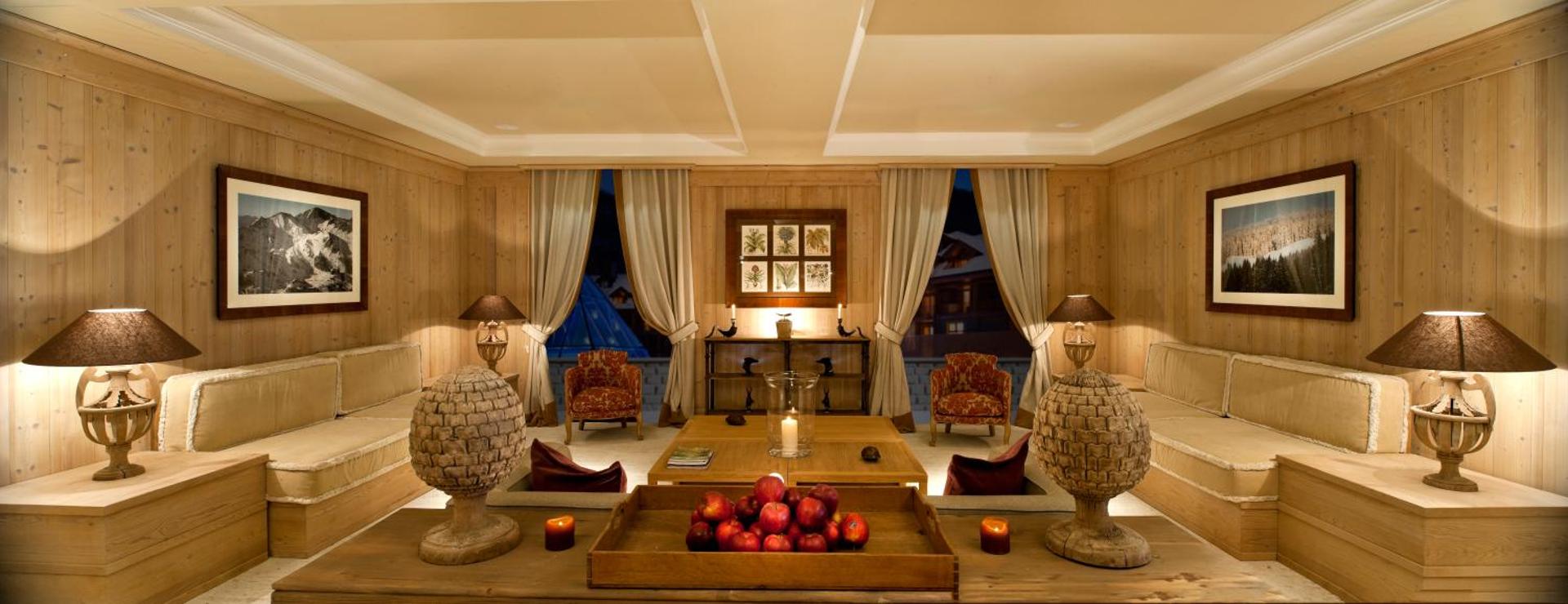 Communal lounge/ TV room