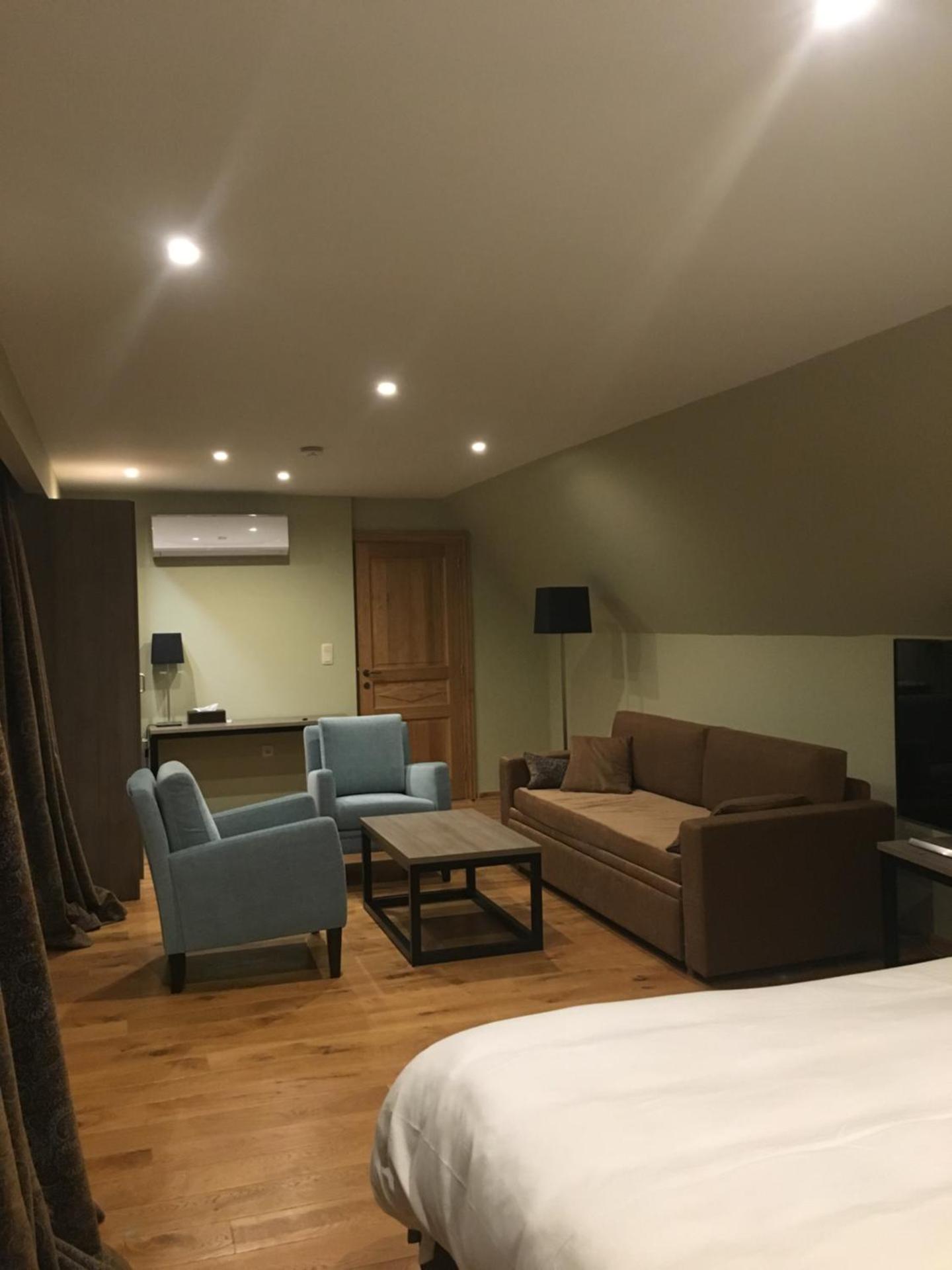 Photo of the whole room