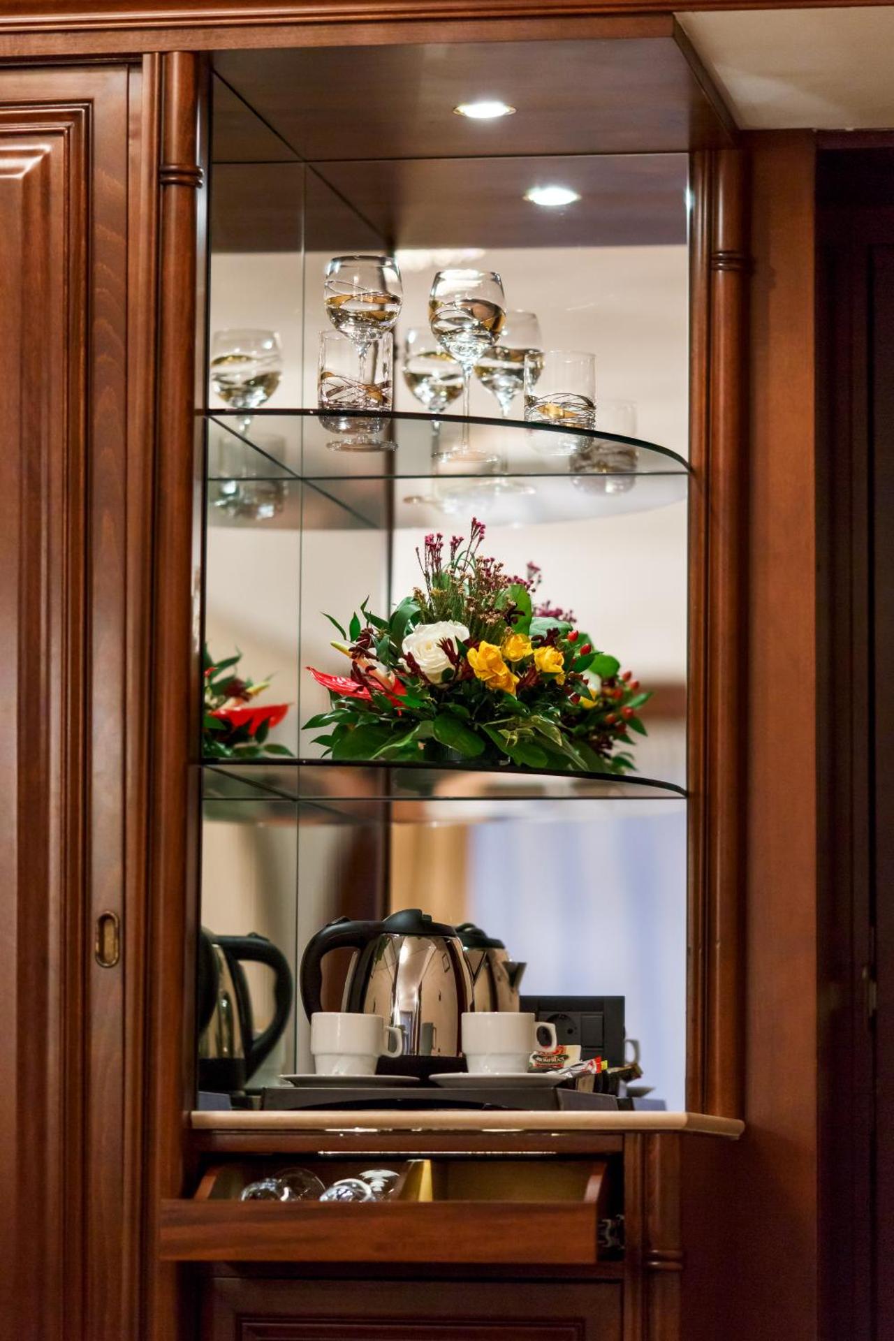 Coffee/tea facilities