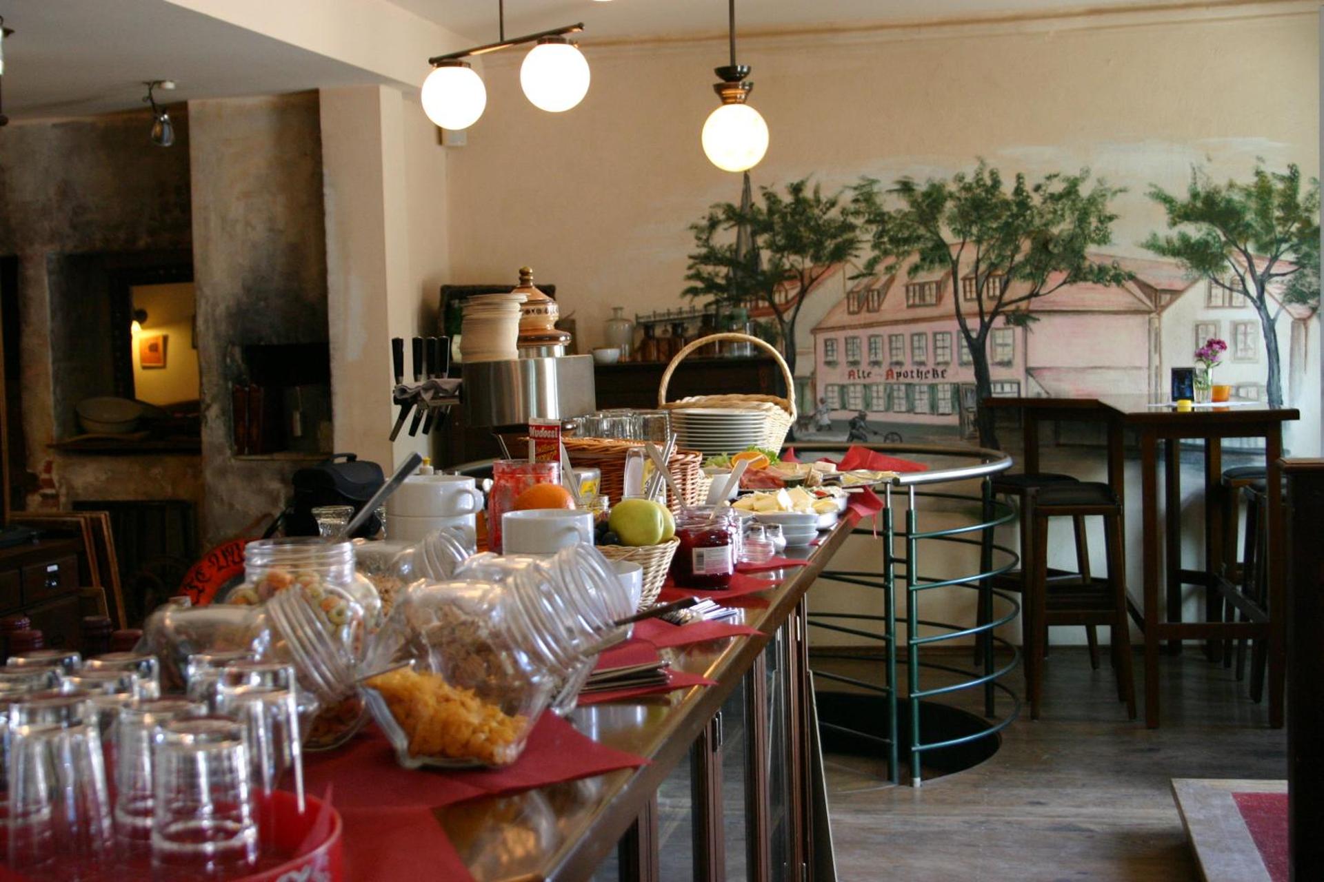 Restaurant/places to eat