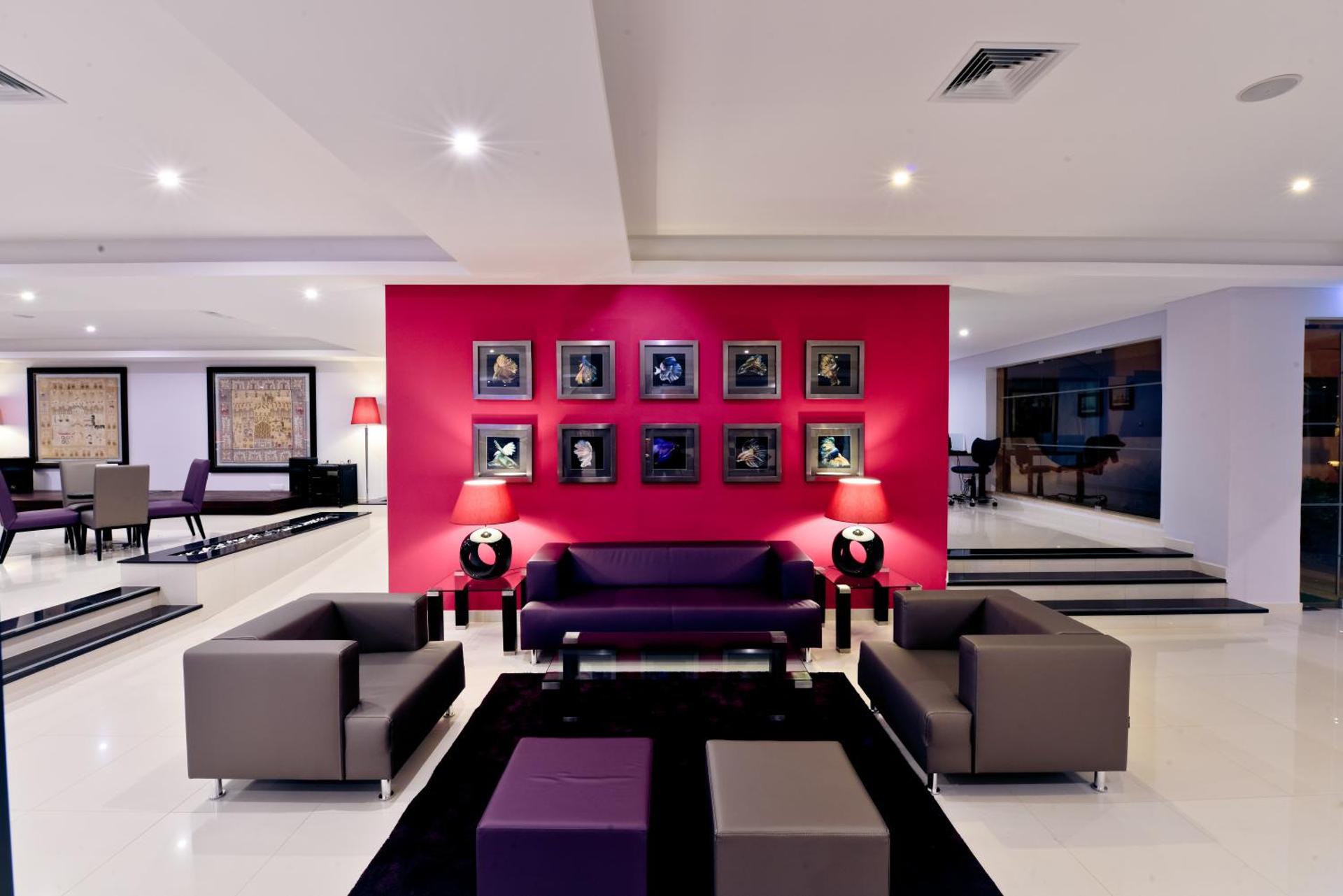 Communal lounge/ TV room