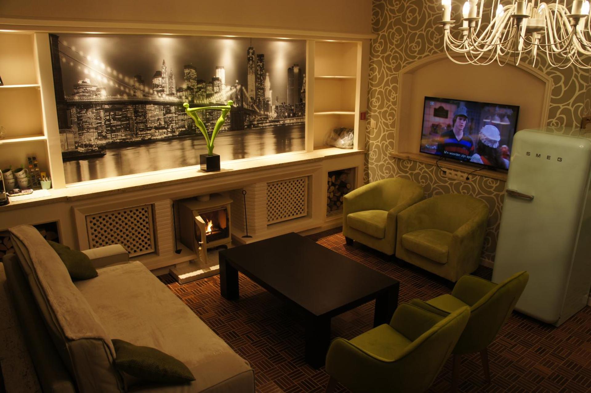 J and R Brussels City Apartment