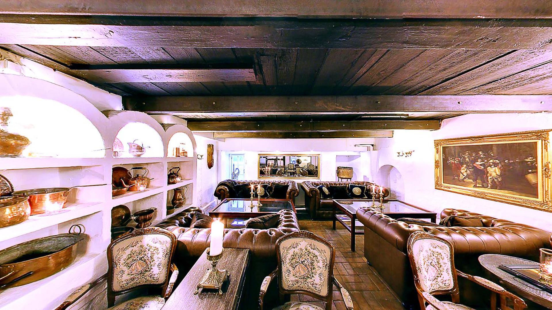 Communal lounge/ TV room