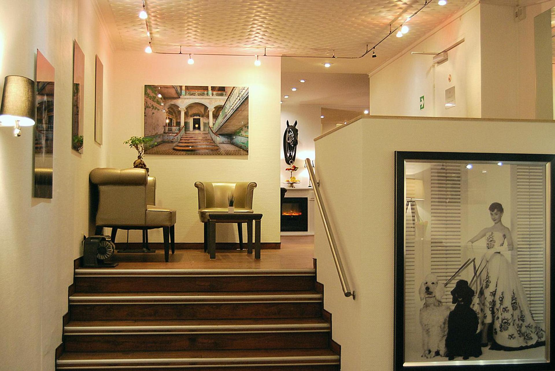 Communal lounge/ TV room