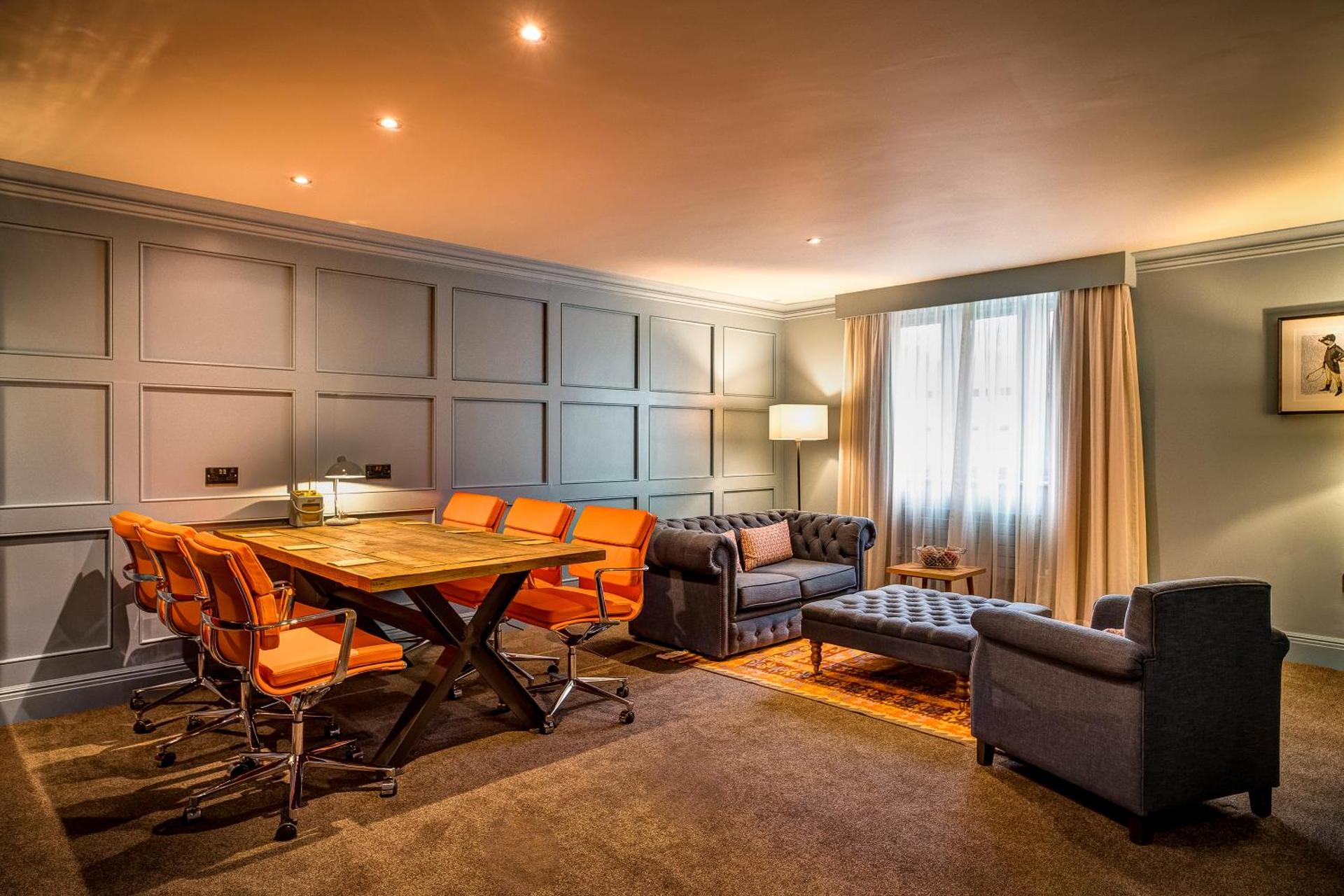 Communal lounge/ TV room