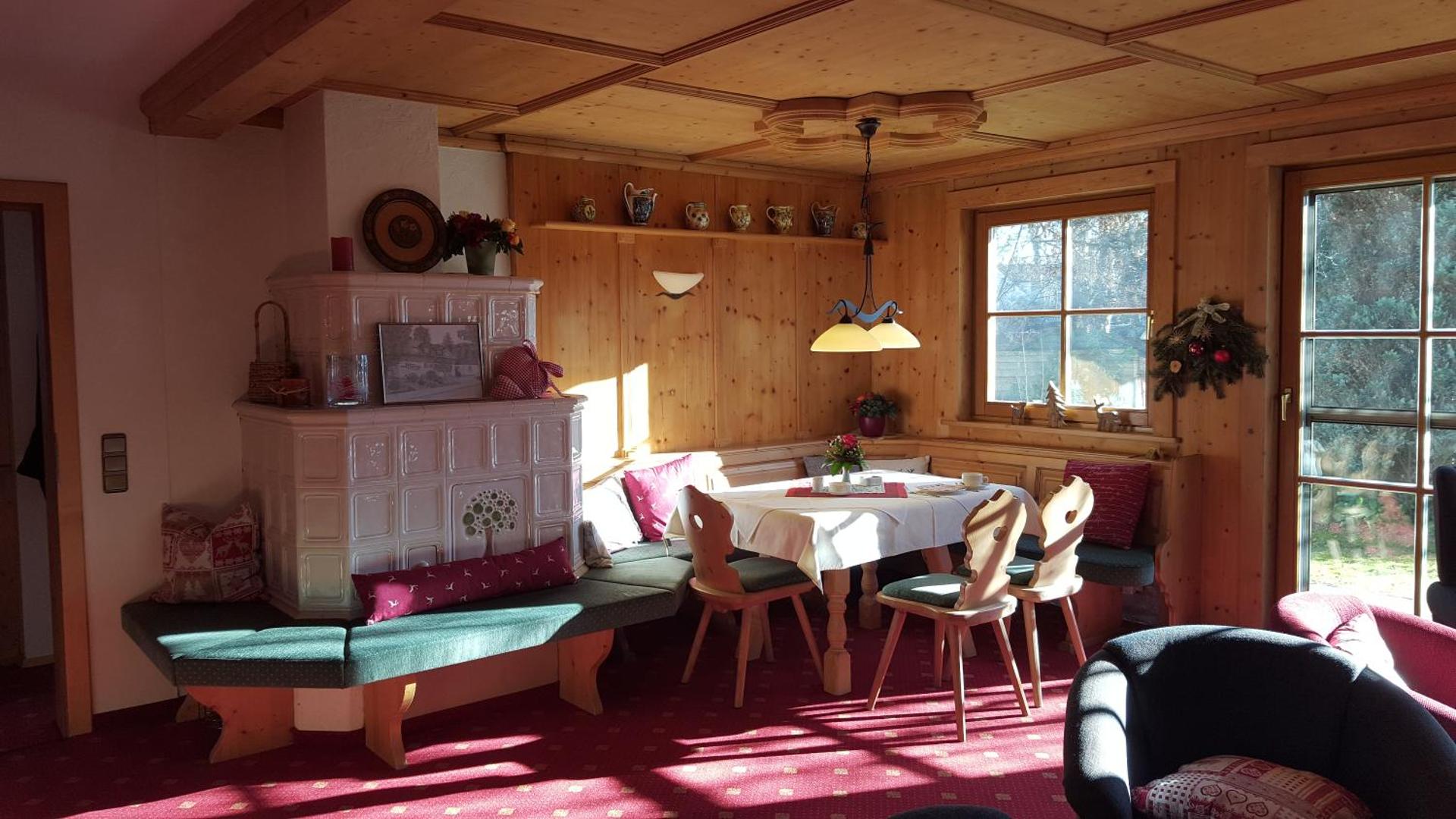 Communal lounge/ TV room