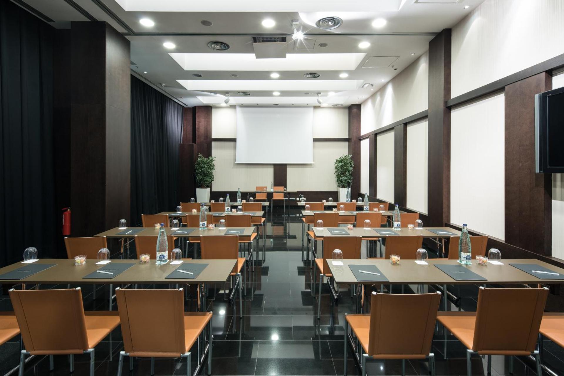 Meeting/conference room