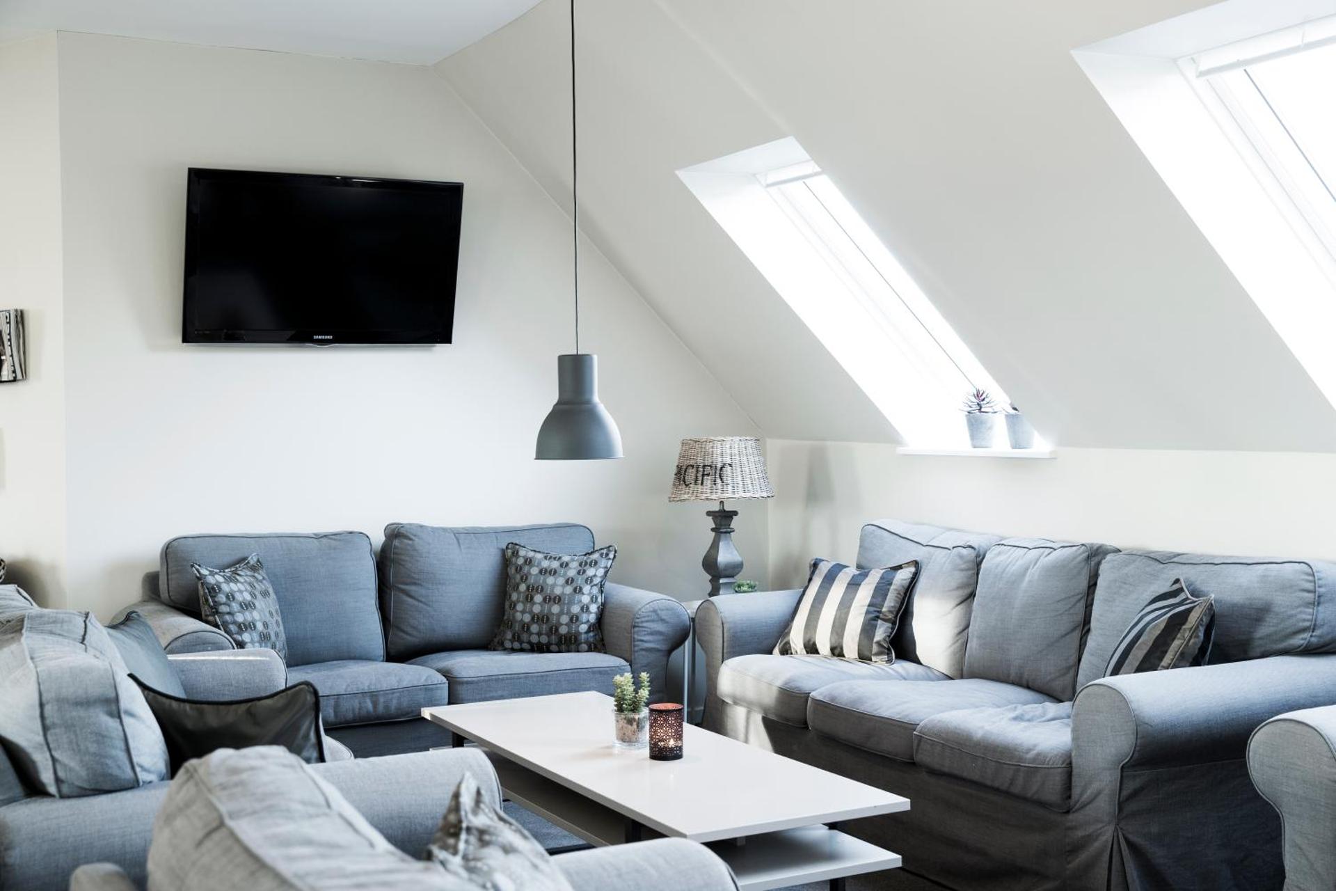 Communal lounge/ TV room