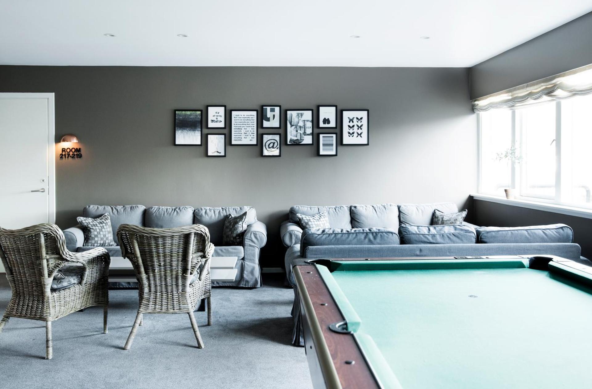 Communal lounge/ TV room