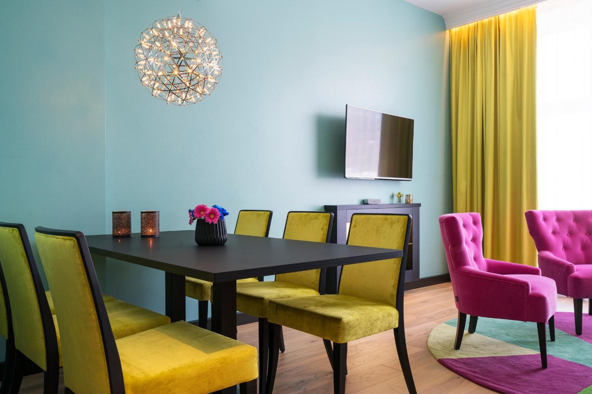 Photo of the whole room